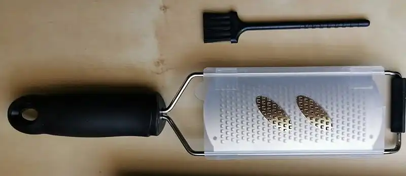 Grattugia Buddy's Blades 30,5 Cm - Acciaio Inox Per Parmigiano, Zenzero, Lavabile In Lavastoviglie - Foto 2