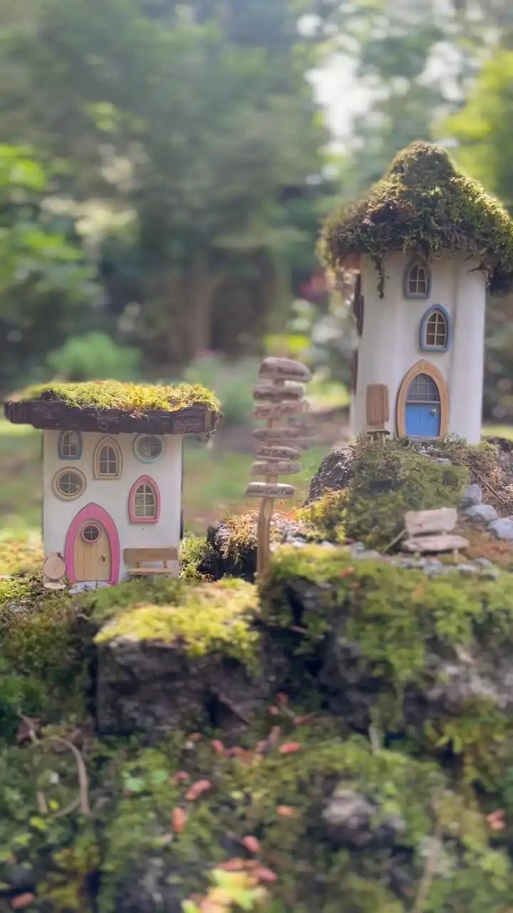 I extended the Hobbit Village I made the other day. For the base, I use rocks, covered them with soil and moss, and placed the clay houses on top. Here’s the process 😊

#fairyland #HobbitVillage #MiniatureWorld #TheFairyStay #FairyHouseDIY #FairyGardenIdeas #DIYMiniatures #WhimsicalCrafts #NatureInspired #creativeprocess