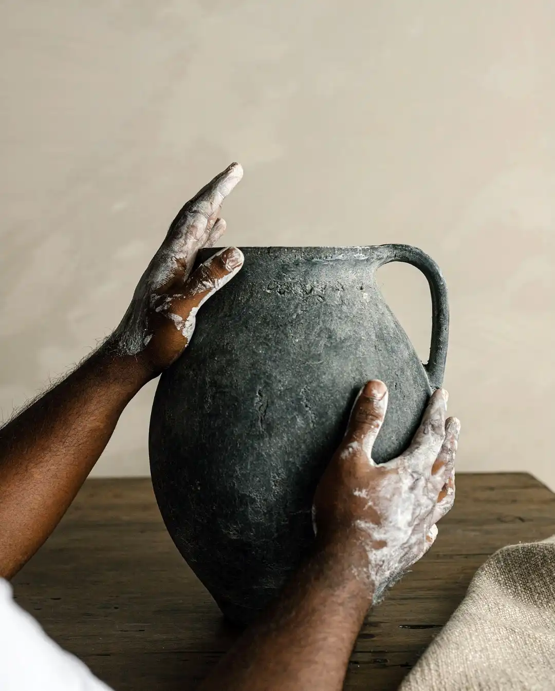 We’re so excited to shine a light on one of our favourite home decor vendors — Indaba! 💛 Indaba is more than a brand—it’s a story of passion, perseverance, and the deep bond between a mother and daughter.
This beautiful brand is mother/daughter owned and operated, and has grown into a powerhouse family of female entrepreneurs. Together, they travel the globe in search of handmade treasures, each one rich with character and story.
What makes Indaba so special? ✨
Their collections are thoughtfully curated in small batches, celebrating craftsmanship over mass production. Every piece is perfectly imperfect — a reflection of the hands that made it. No two items are the same, and that’s exactly the point. That’s the beauty of handmade.
Comment “Home Decor” for a link to the Indaba Collection.
.
.
#VendorSpotlight #Indaba #WomenOwnedBusiness #HandmadeHomeDecor #PerfectlyImperfect #SupportSmallBatch #ThoughtfulLiving @indabatradingco