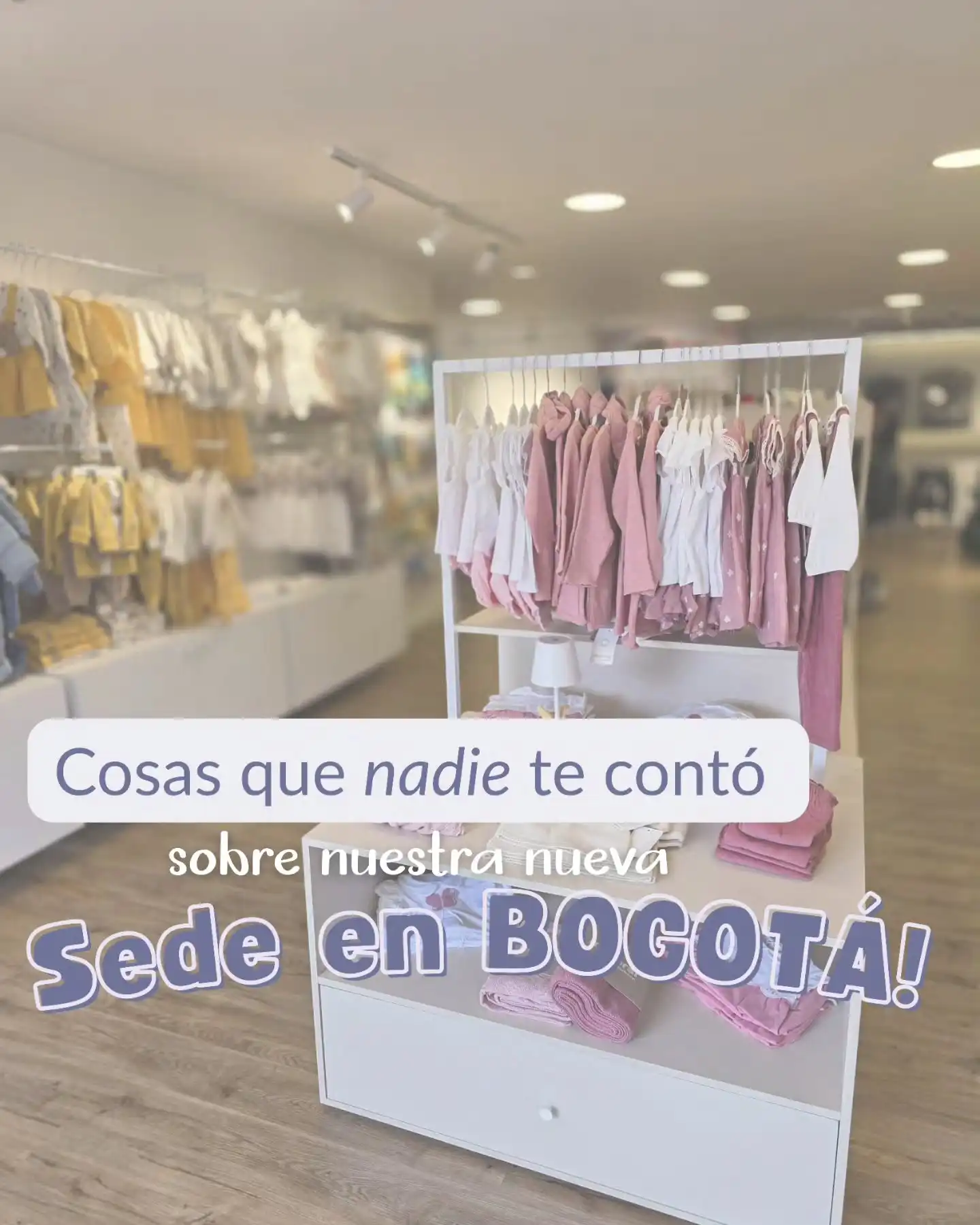 Las cosas buenas se comparten con las personas que son importantes y ustedes si que LO SON!! 🫶🏼 Por eso estamos felices de contarles que nuestra •● SEDE EN BOGOTÁ ●• ya abrió sus puertas desde el pasado sábado 9 de Agosto!!!
Nos puedes visitar en la Calle 93B # 13-26 El chicó (Diagonal al parque de la 93) y de paso te das una vueltita por el parque y sus restaurantes... Como quien dice: tienes la combi completa! 🤪
Si te preguntas que si tenemos exhibición de coches, corrales, sillas de carro, colechos, ropa y zapatos... La respuesta es SI!!!!😍🥰
Aún tenemos pendiente la inauguración oficial pero mientras tanto... Te contamos algo muy importante en la ULTIMA FOTO!!! 🎁