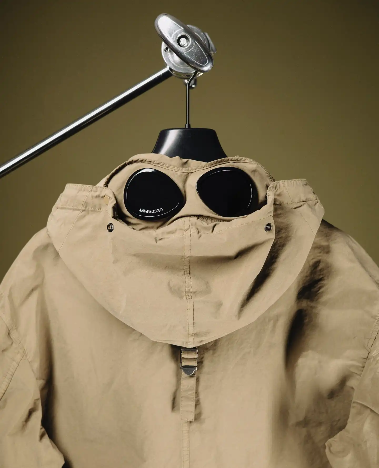 C.P. Company Micro Kei Goggle Jacket Beige 18CMOW220A110336G⁠
⁠
Куртка виготовлена з Micro Kei, м'якої та міцної мікрофібри з поліестеру та нейлону. Тканина пофарбована та оброблена так, що захищає від вологи та не пропускає воду.⁠
⁠
DU-NE.COM ⁠
⁠
КИЇВ, МИТРОПОЛИТА ВАСИЛЯ ЛИПКІВСЬКОГО, 16Б⁠
⁠
ПН-НД з 10:00 до 20:00⁠
⁠
+38 093 667 51 24⁠