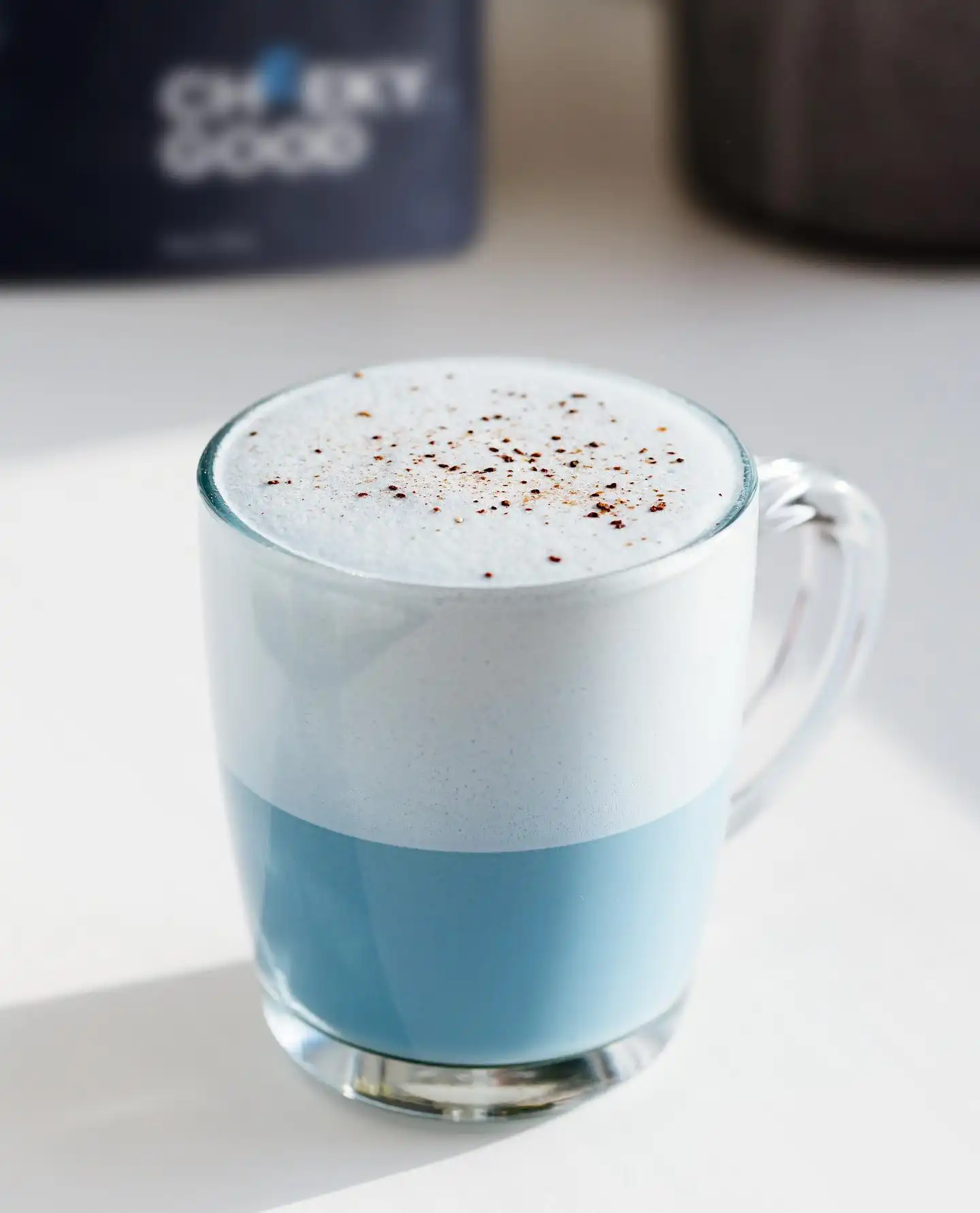 Looking for coffee alternative that relaxes and nourishes?☕️

Blue spirulina is known for its nutritional profile - it's a great source of vitamins, minerals, antioxidants & protein.

Simply mix 1/2-1 tsp of Cheeky Good with hot water and a tsp of honey, then top with frothy milk of your choice✨

#cheekygood #bluespirulina #superfood #antioxidants #bluelatte #phycocyanin #tryptophan #wellbeing #latte