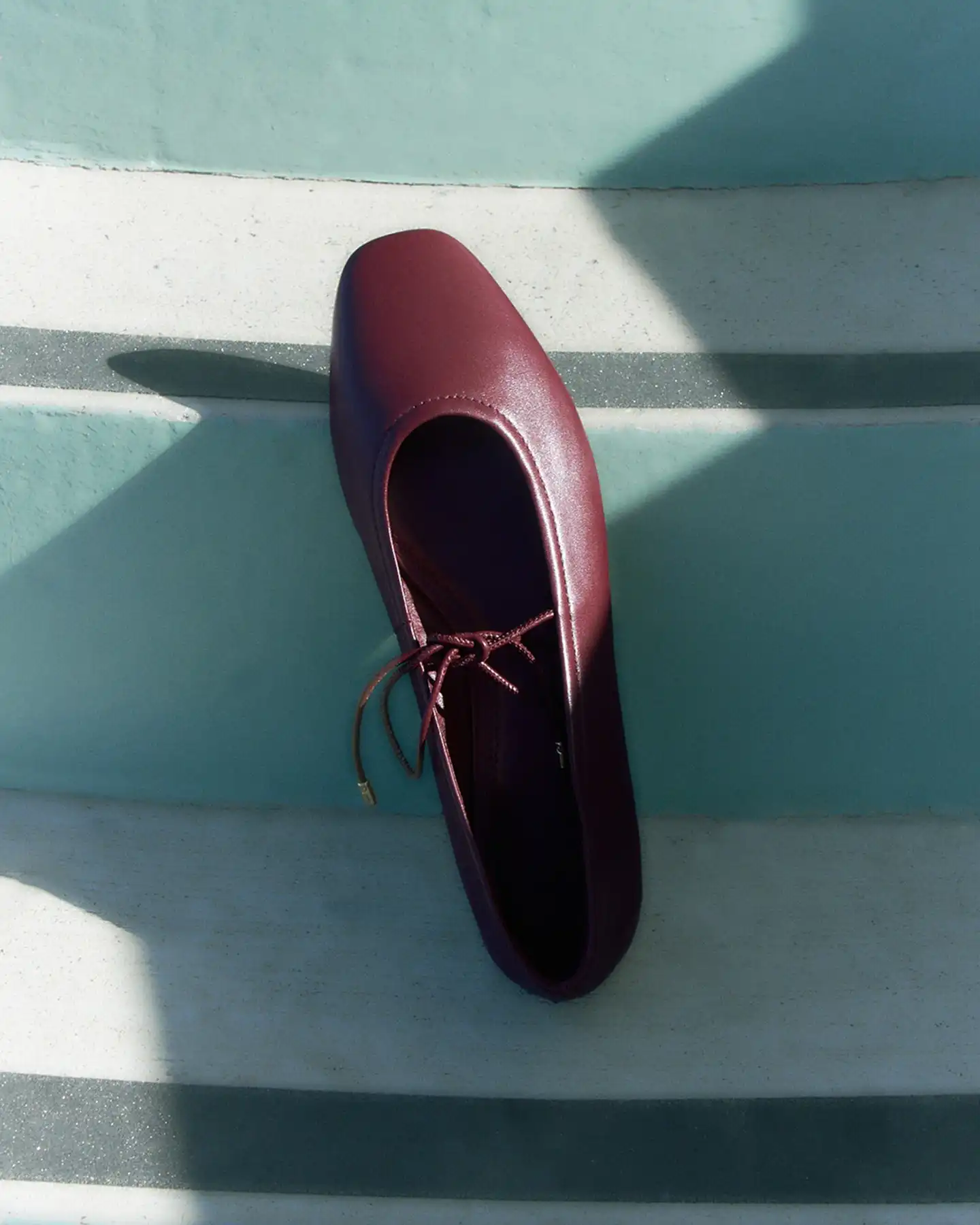 PETAL arrives in new season shades - Mulberry and Off White | Crafted in soft kid leather with delicate rouleau ties #JMSS26