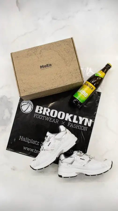 Komm vorbei und sicher dir eine kostenlose Erfrischung zu deinem Einkauf bei Brooklyn Footwear x Fashion in Nürnberg!
Heute an Black Friday haben wir sogar bis 21:00 Uhr geöffnet 🌃#brooklyn_shop #blackfriday #blackfridaY2025 #sneakerlove #nürnberg #fashion #fürth #shopnow #bayern