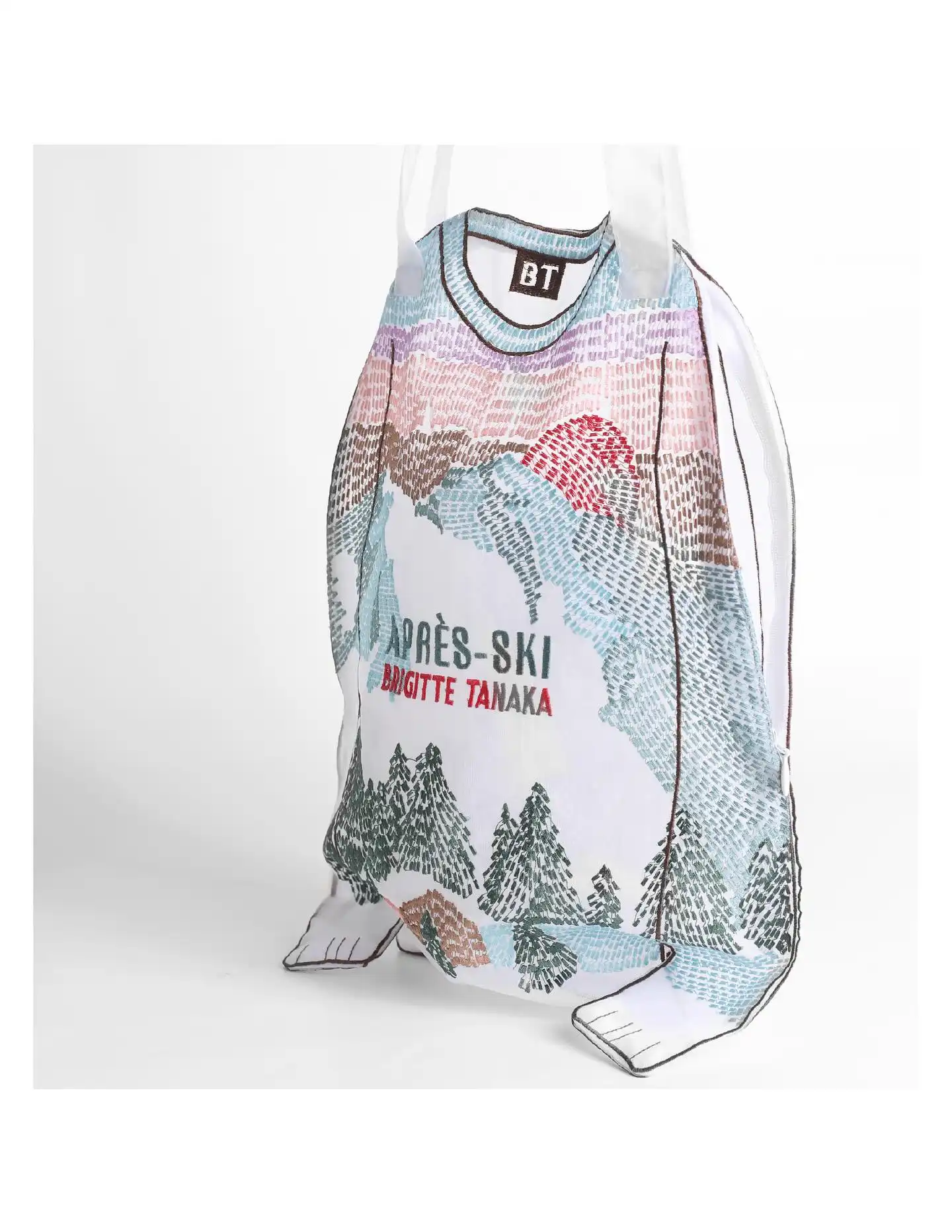 🏔️ From après-ski to après-chic ❄️

A cozy sweater turned into a light organza bag!

From mountain peaks to city streets, style follows you.

#BrigitteTanaka #AprèsSki #OrganzaBag #BTStyle