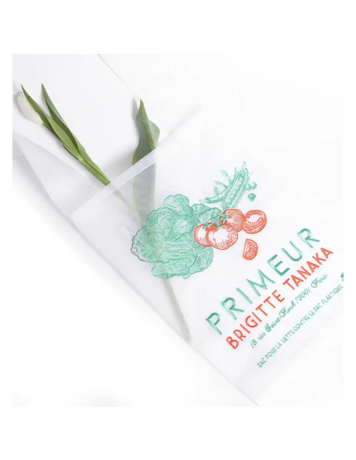 🥕 Bourse « Primeur »
Notre sac iconique par BRIGITTE TANAKA, twisté avec un motif maraîcher.
Frais, décalé et absolument indispensable,  veggie ou pas ! 🌱✨

Disponible en boutique et en ligne !

#BoursePrimeur #BrigitteTanaka #CollectionPermanente #ChicEtLudique