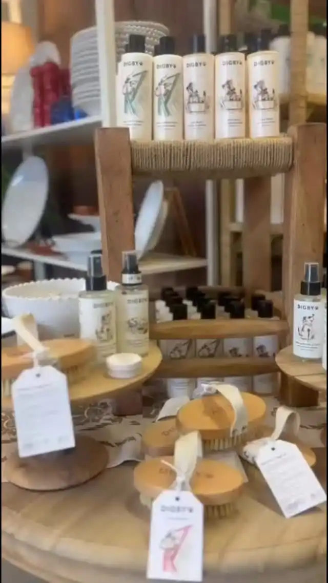 We are huge pet lovers and absolutely adore the Digby range by British brand Bramley. We stock all of the Digby range as well as our classic, enamel pet bowls and the fabulous, handmade WOOF decorations which are already flying out of the door.
Everything is available online and in store 🐶🐾♥️