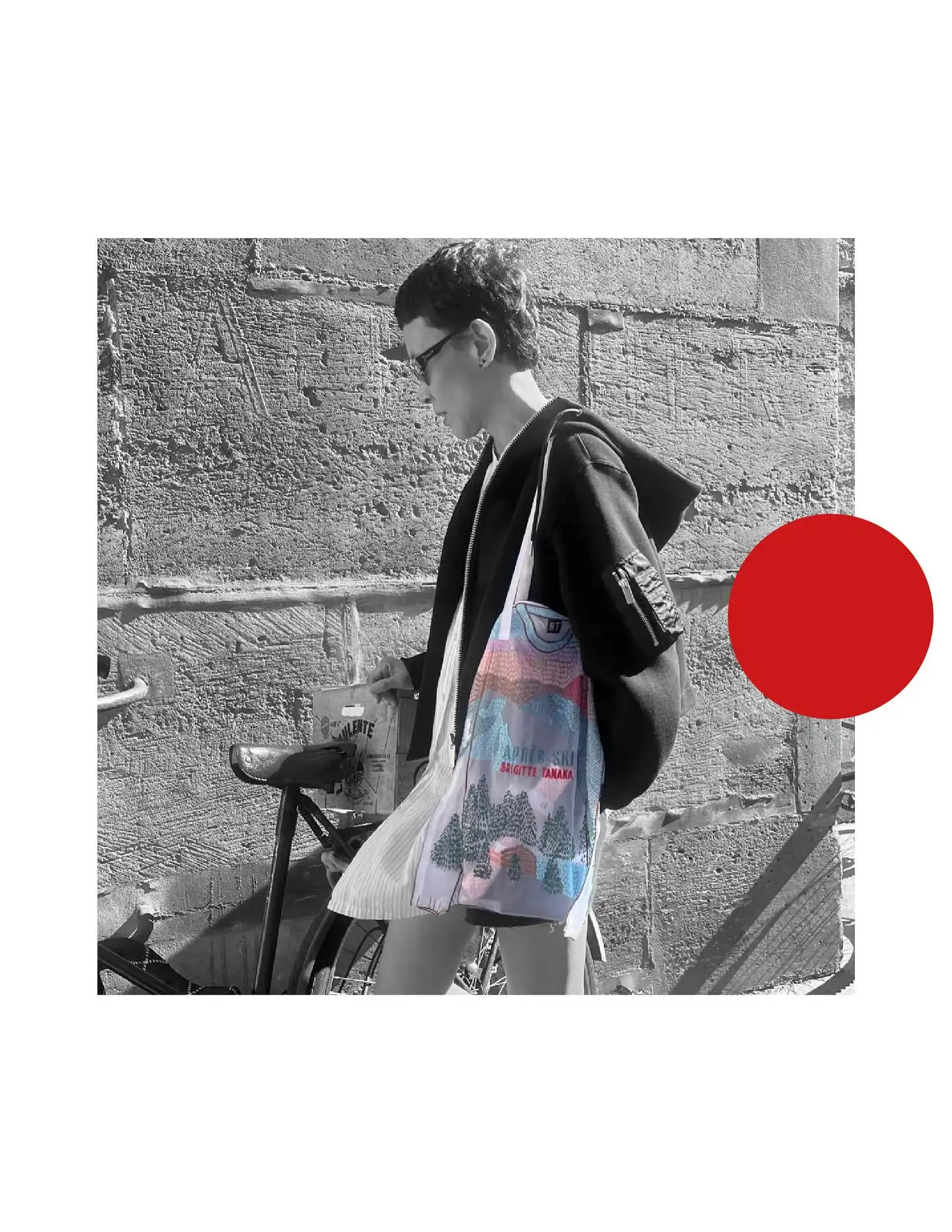 🏔️ From après-ski to après-chic ❄️

A cozy sweater turned into a light organza bag!

From mountain peaks to city streets, style follows you.

#BrigitteTanaka #AprèsSki #OrganzaBag #BTStyle