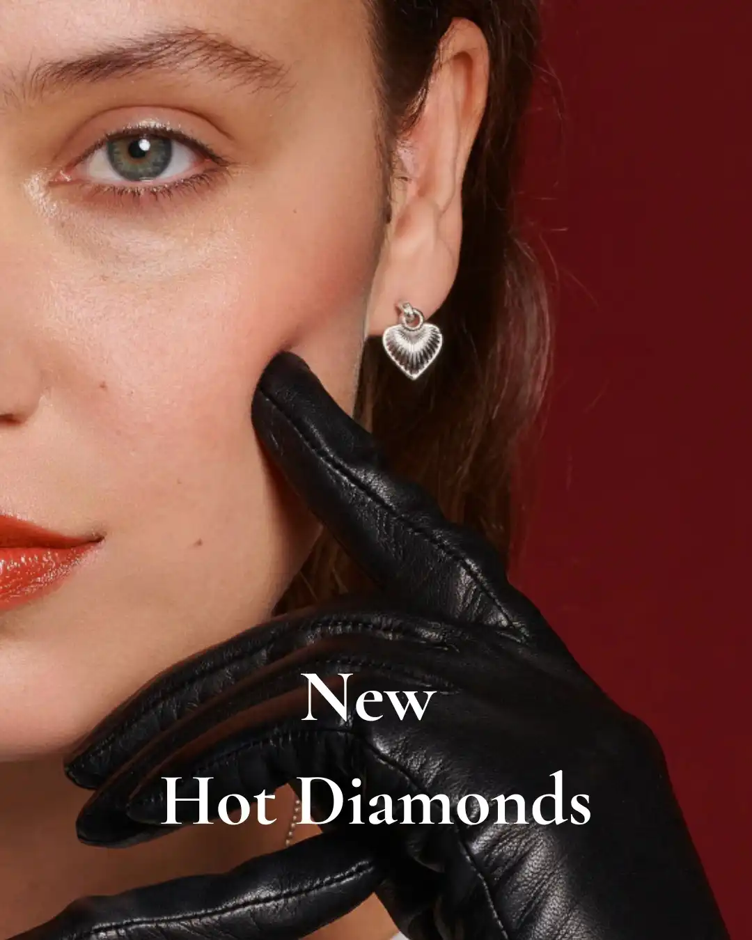 Shine brighter than ever with our brand new arrivals from Hot Diamonds
Timeless design, with a real Diamond in each piece.
Now available in-store or on our websight.
Treat yourself or someone special today!
#eastbourne
#chatfields
#chatfieldsjewellers
#eastbournebusiness
#jewellers
#hotdiamonds
#silver