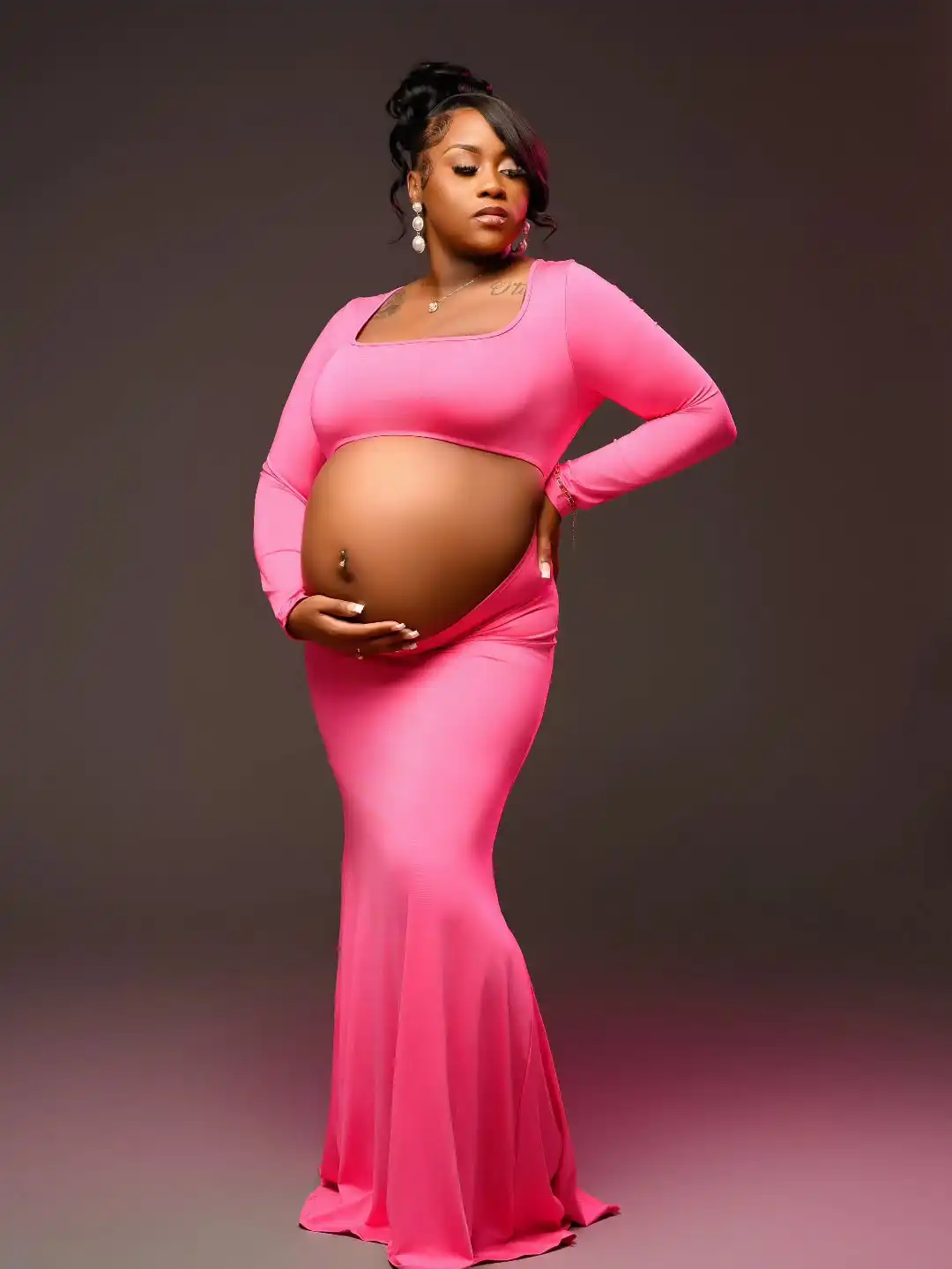 🎀 Expecting a baby girl? 

This is your sign to celebrate this special time in a style that's as unique and radiant as you are. Our selection of pink RENTALS are here to make your pregnancy glow even brighter. 

Forget generic maternity wear and hello to stunning, high-fashion pieces designed to flatter your bump and make you feel like the Queen you are.

WWW.SHOPMOM2B.COM
RENT IT. ROCK IT. RETURN IT.®️

👗: Aja Gown

📷: @skypie_studio 

#luxury #maternity #maternityphotography #firsttimemom #photography #momlife #preggo #mom #bump #girldad #boymom #pregnancy #pregnant #maternityshoot #thirdtrimester #maternityphotographer #maternityfashion #momtobe #babyboy #baby #babygirl #honestmotherhood #motherhoodrising #motherhoodunplugged #dearphotographer #motherhood #rent