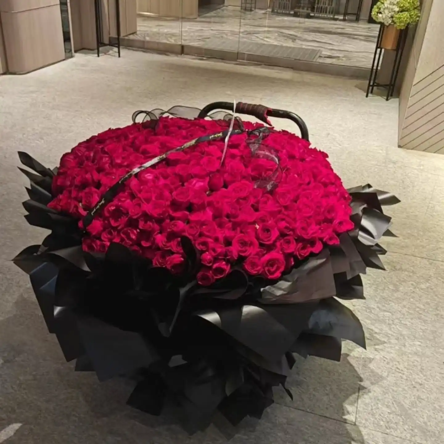 999ROSE 999支玫瑰鮮花

BLOOM MARS FIORIST
香港網上花店，折扣鮮花即日配送

網上落訂: bloommars.com

Whatsapp:+852 54141490

#香港花店#香港花店推介#hongkongflorist
#藍玫瑰花束 #香港鮮花花束 #flower #rose #即日配送 #生日禮物 #情侶禮物 #gift#tulip#生日鮮花 #bouquet#rosebouquet#求婚花束