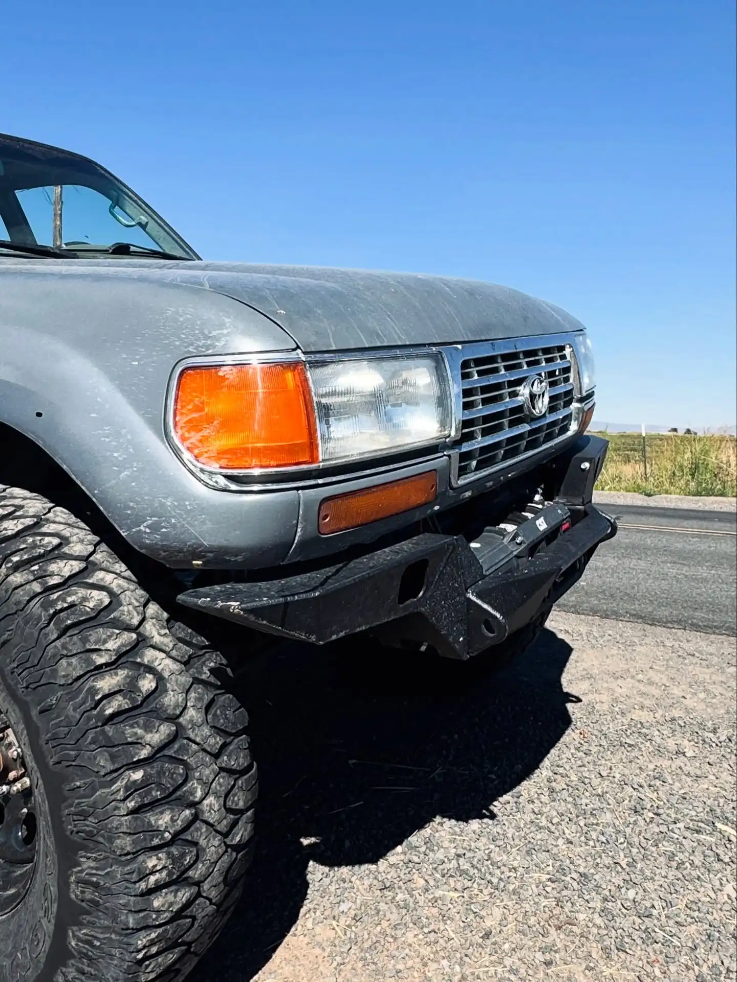 Our 80 series Land Cruiser front bumper- 

High clearance ✔️
Light weight (only 77lbs) ✔️
Completely bolt on, no cutting required ✔️
Ships flat rate to your door for $99 ✔️
Made right here in central Oregon USA 🇺🇸 ✔️

Don’t wait, you’ll need that winch and recovery points once the rain and snow starts to fly! 

Jump on the website for all the details- link is in our bio 

#bellfab #landcruiser #80series #80serieslandcruiser #toyota #toyota80series #fj80 #fzj80