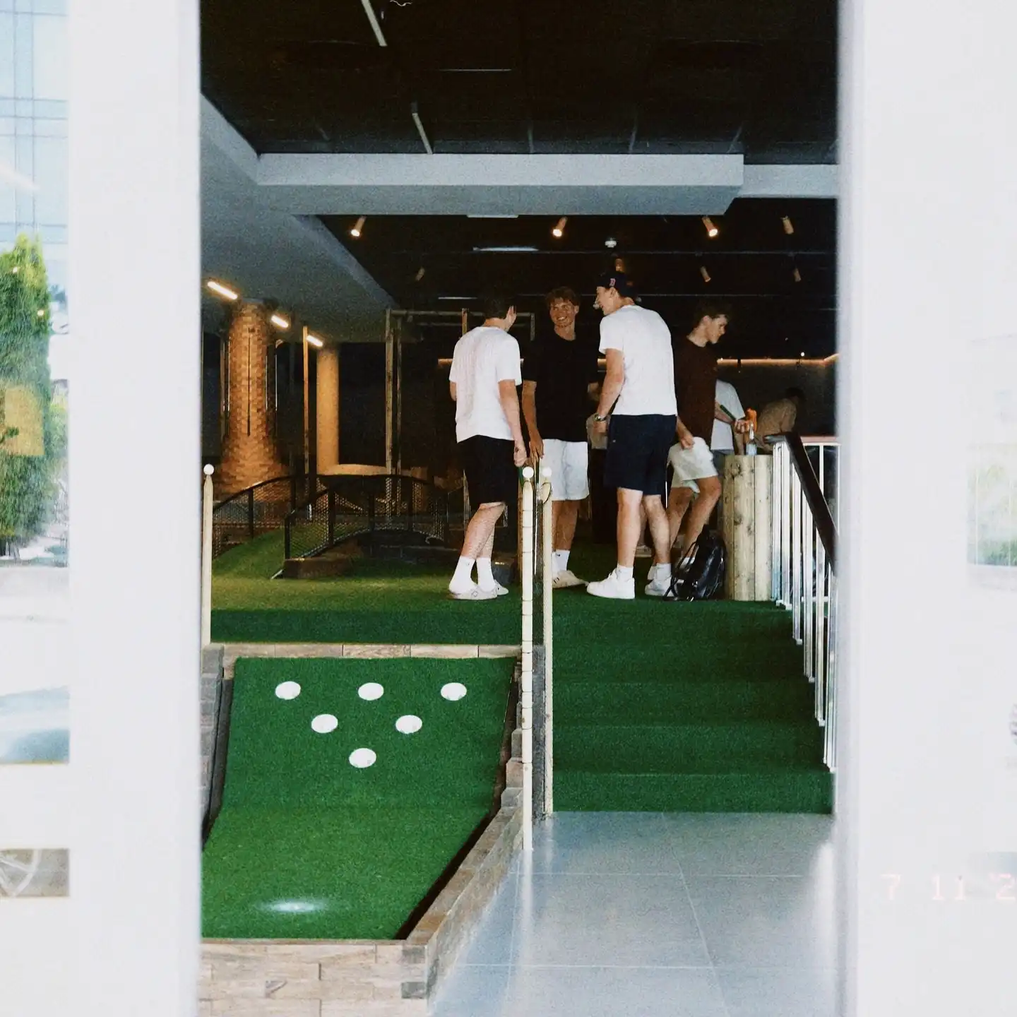 Ideāla vieta izklaidei un draudzīgām sacensībām! ⛳ Strādājam no otrdienas līdz svētdienai – nāc spēlēt! #minigolf #swingsgolfriga
