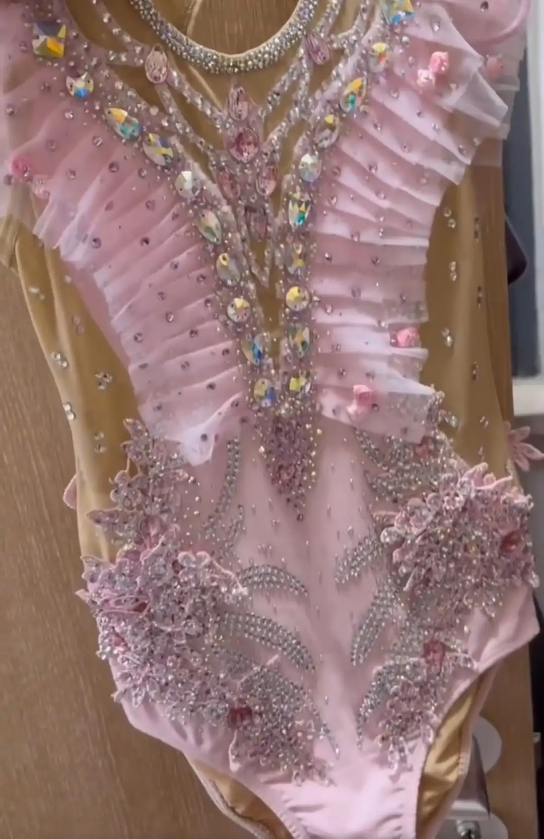 Admiring the Sparkle: Gymnastics Leotards -Avant Crystal #crystals #gymnastics #dance
💎 Sydney based dance dress crystal supplier.
💎 Swarovski | Stellux | Glower |Economic DMC | Acrylic | Motif
💎 www.avantcrystal.com.au
#avantcrystal #rhinestone #blingnails #bling #swarovskicrystals #innovations #crystalsbyswarovski #austriancrystal #stellux #hotfixcrystals #australiancrystals #australiancrystalshop #hotfix #hotfixrhinestones #sewon #dancedress #leotard #crystalsfromswarovski