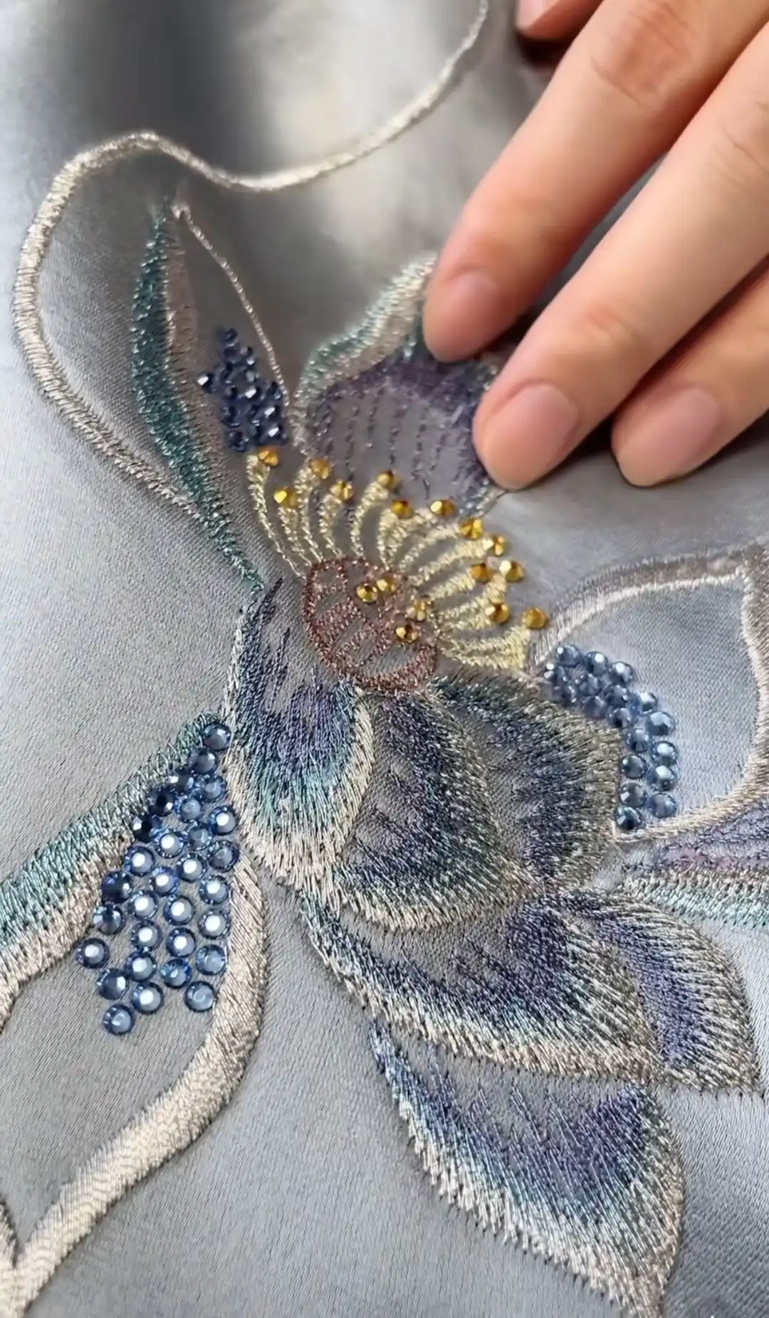 The most handy tool you need for your hotfix project.
💎 Sydney based dance dress crystal supplier.
💎 Swarovski | Stellux | Glower |Economic DMC | Acrylic | Motif
💎 www.avantcrystal.com.au
#avantcrystal #rhinestone #blingnails #bling #swarovskicrystals