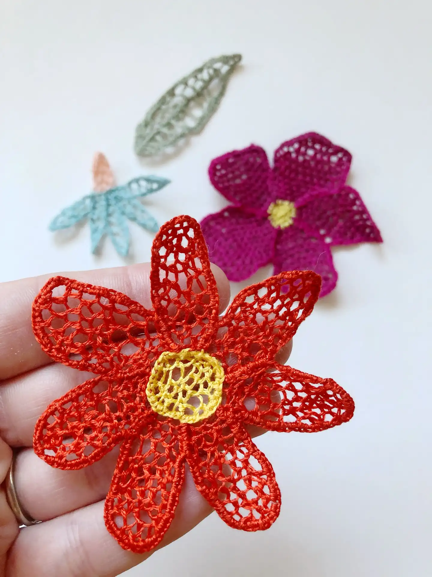 Want to learn how to stitch lace flowers?⁠
Join me at Pacific Northwest Needle Arts Guild on August 16th for a hands-on workshop!⁠
⁠
I’ll show you how to get started with needle lace. You can choose from a sampling of floral patterns and thread colors to create your own needle lace flower. 

#embroidery #needlelace #craftclass #floralembroidery #mcreativej