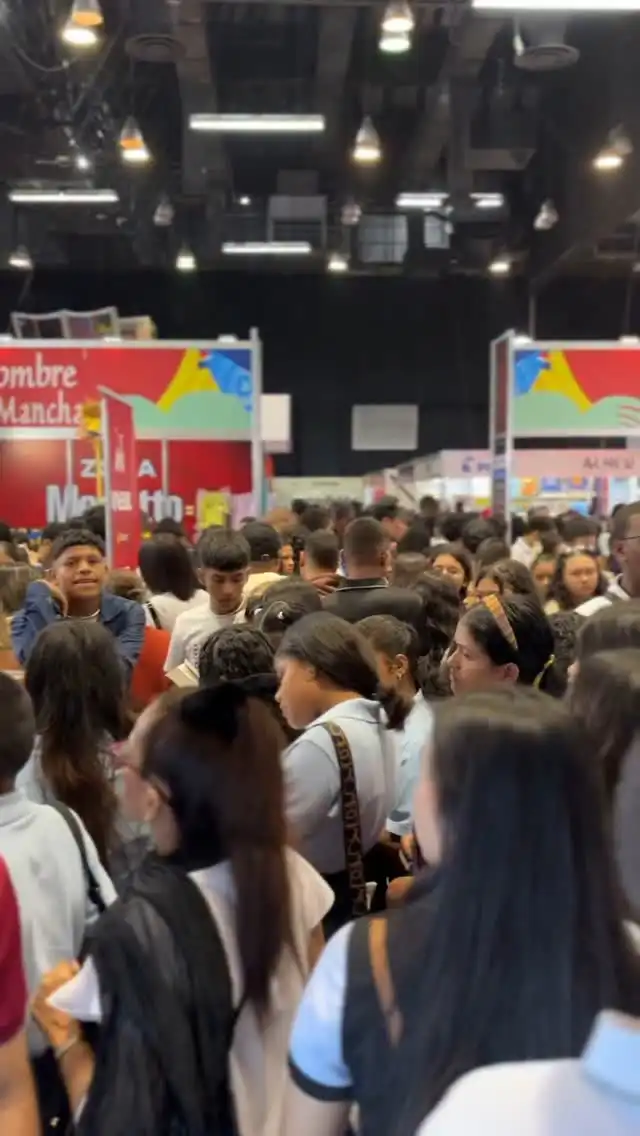 Aquí, recordando la FIL 2024 🙌

¿Nos visitaste el año pasado?

Déjanos tus experiencias, queremos leerte 🫶❤️‍🔥