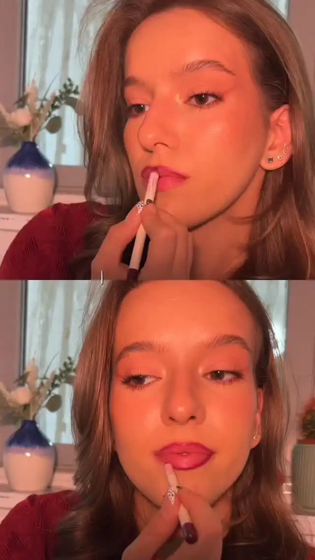 🍇 Berry lips pentru serile de toamnă

🍂🍁 Intens, glossy și cu acel touch juicy care schimbă instant orice look

✨ Thanks to @dr.pawpaw 💋

🛍️ Disponibil în Dr. Max, dm și pe tuju.ro

#BerryLips #AutumnMakeup #JuicyLips #FallVibes #drpawpaw #Tuju #BeautyThatCares #balsambuze #romania