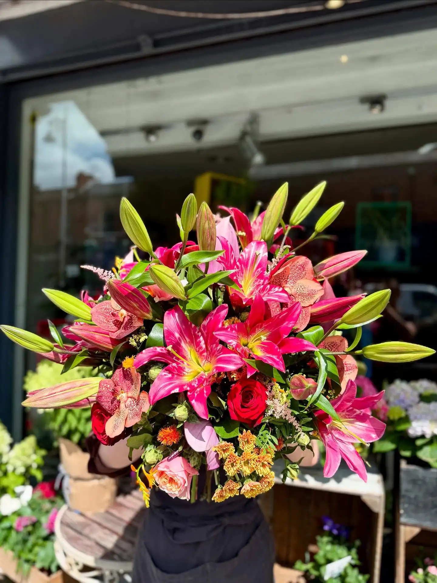 We’re quite impressed with this beautiful lily variety ! It’s called Touchstone Red and it really does add the wow factor to this beautiful bouquet 💖💖

Blooming Amazing Flower Company
Gold Award Winner - Flower Shop of The Year

38 Ranelagh Village
Dublin 6 
D06 E4H3
Ireland
Tel : + 353-1-491 0233

Web : www.bloomingamazing.ie
Email : info@bloomingamazing.ie
.
.
.
#bloomsoftheday #smallbusiness #floristsofinstagram #floraldesigns