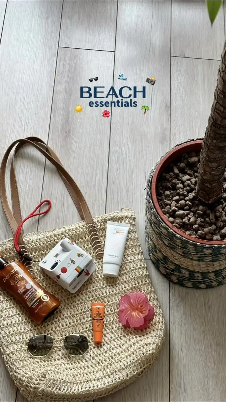 🏝️ Plajă, soare, vacanță… dar fără să uiți esențialele! Din geanta noastră de plajă nu lipsesc:
 🌊 uleiul accelerator pentru bronzare Babaria ☀️ crema de protecție solară Trimay 💋 balsamul multifuncțional Dr.PawPaw

Tu ce ai mereu cu tine la plajă? 🏖️

#BeachEssentials #BeautyThatCares #SummerVibes #babaria #trimay #drpawpaw #Tuju #protectiesolara #plaja #skincare
