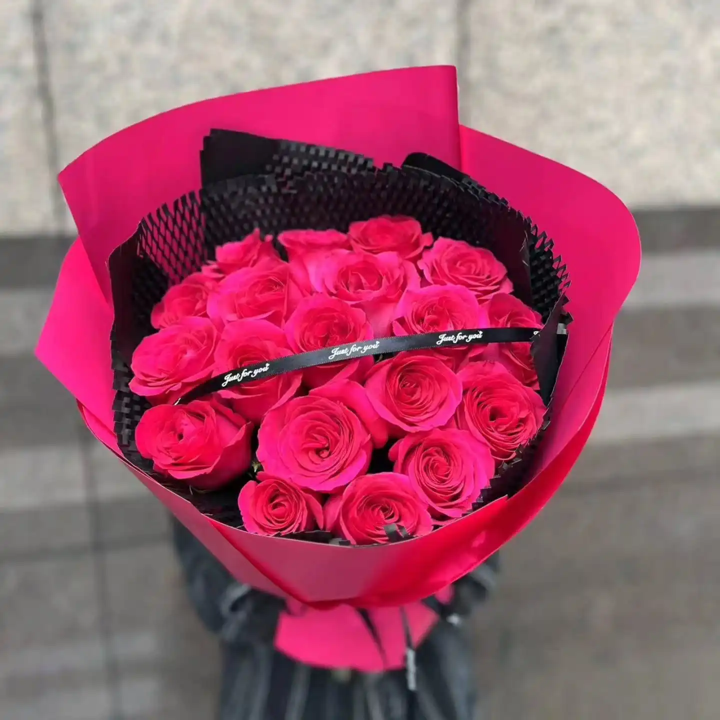 弗洛伊德玫瑰🌹

BLOOM MARS FIORIST
香港網上花店，折扣鮮花即日配送

網上落訂: bloommars.com

Whatsapp:+852 54141490

#hongkongflorist
#玫瑰花束 #香港鮮花花束 #flower #rose #即日配送 #生日禮物 #情侶禮物 #gift#生日鮮花 #Floyd rose bouquet# bouquet#香港花店#弗洛伊德玫瑰