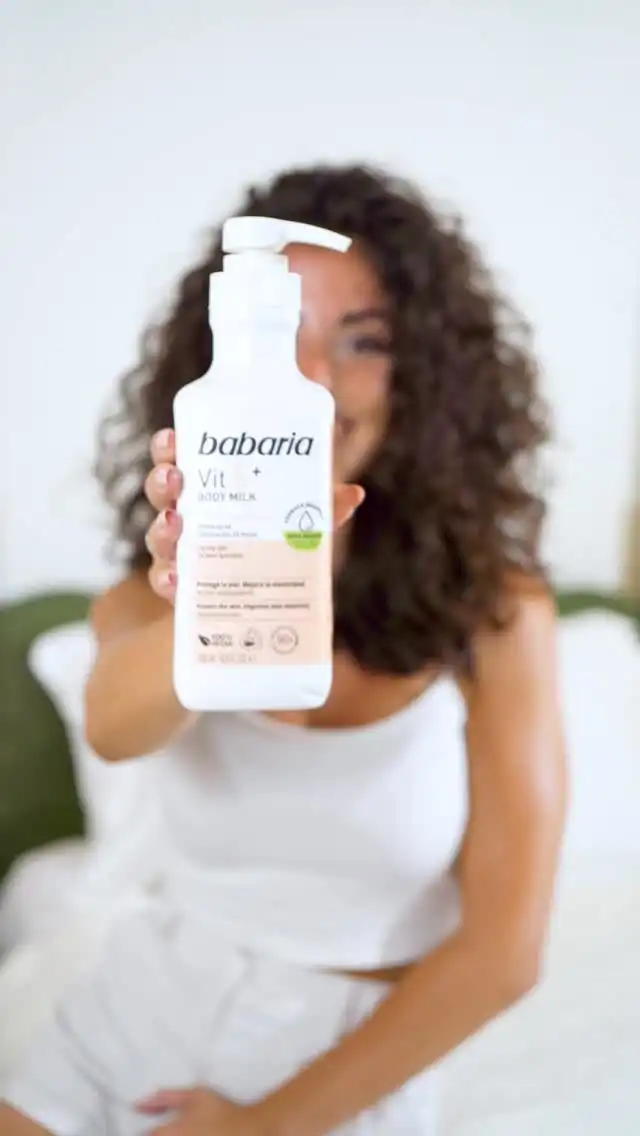 ☀️ mult, piele uscată? ✋ calmăm imediat.

Vitamine, hidratare & textură lejeră = summer skin fix cu Babaria💧✨

@babaria_es 

#babaria #afterSunCare #vitaminbodymilk #bodycaregoals #hydratedskin #tuju #beautythatcares #pielehidratata #calmareapielii #dupasoare #arsurisolare #afterSun