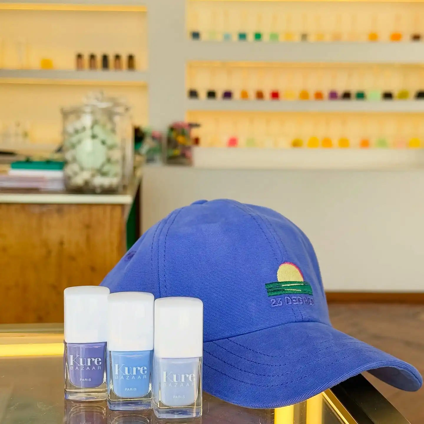 Braderie dès vendredi !
-40% sur tous les savons déjà coupés, les trésors parfumés du Corner de Sophie 🌸 Un grand choix de parfums à ne pas manquer, c’est le moment de faire le plein ! Casquettes à 49€ :)
Je me dépêche, stocks limités !