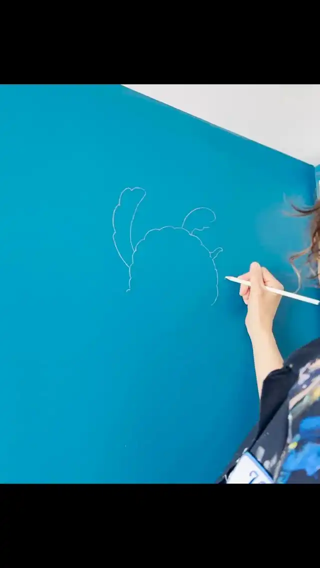 Happy wife, happy life. 🐢💛🖤⚓️

Jen is the master mind behind our interior designs, and I love when her vision includes something I can paint…especially on the walls🙌 She wanted a little sea turtle in the corner of our dining room—opposite my alien octopus 🐙 🛸 — and my niece had the idea to match its shell to our credenza 🤩

Jen is obsessed with the turtle 🥰

#jfo #jfogeneration #art #seaturtle #florida #artist #spirituality #flow #spiritual #ocean #verobeach #artlover #mural