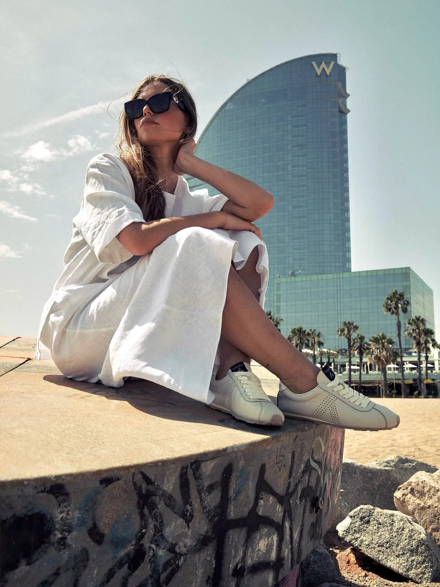 White on White: clean, cool & stylish. 🤍

Adéntrate en nuestra colección de sneakers en callaghan.es

#callaghanshoes #technology #trends #shoes #fashion
