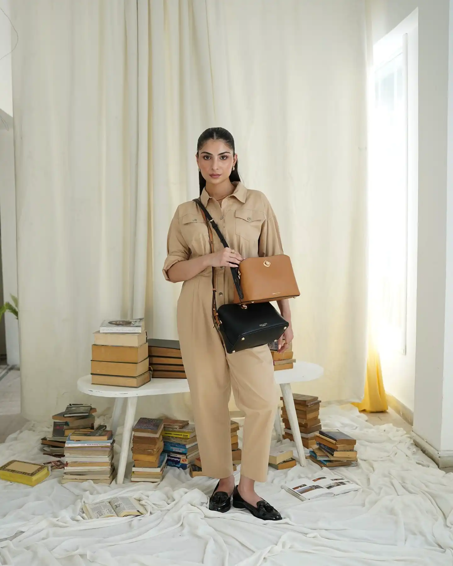 Not too big, not too small! Wrap it around yourself🤍

Product name: Julianna Black/Camel CrossBody

Shop now and get flat 25% and 50% off on selected styles

#LuellaGreyPakistan #LuellaGreyLondon