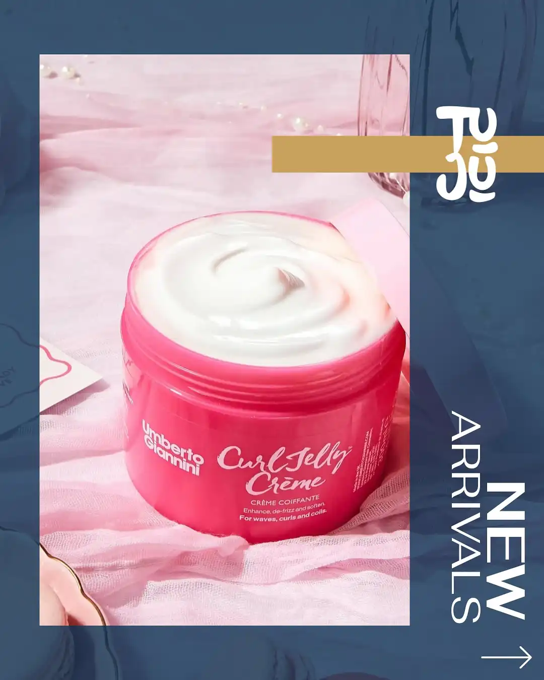 Cele mai iubite produse @umbertogiannini au acum 4 noi vedete care îți vor transforma rutina de styling într-un adevărat ritual de răsfăț. 🩷

🥤 Curl Jelly Smoothie – Loțiune lejeră post-spălare care hidratează, descurcă și pregătește buclele pentru styling.

🍨 Curl Jelly Crème – Cremă de styling ultra-hidratantă care hrănește, definește și îmblânzește firele rebele pentru bucle moi și elastice.

🍦 Curl Jelly Vanilla Gelato – Gelul tău preferat acum într-o ediție limitată cu miros de gelato cu vanilie! 

🍡 Curl Jelly Slick Stick – Batonul de ceară care netezește instant baby hairs și oferă control total pentru cozi perfecte și coafuri definite.

🛍️ Le găsești deja pe tuju.ro

#Tuju #Noutăți #CurlJelly #bucle #newarrivals #umbertogiannini  #BeautyThatCares #parcret #hairstyling #haircare