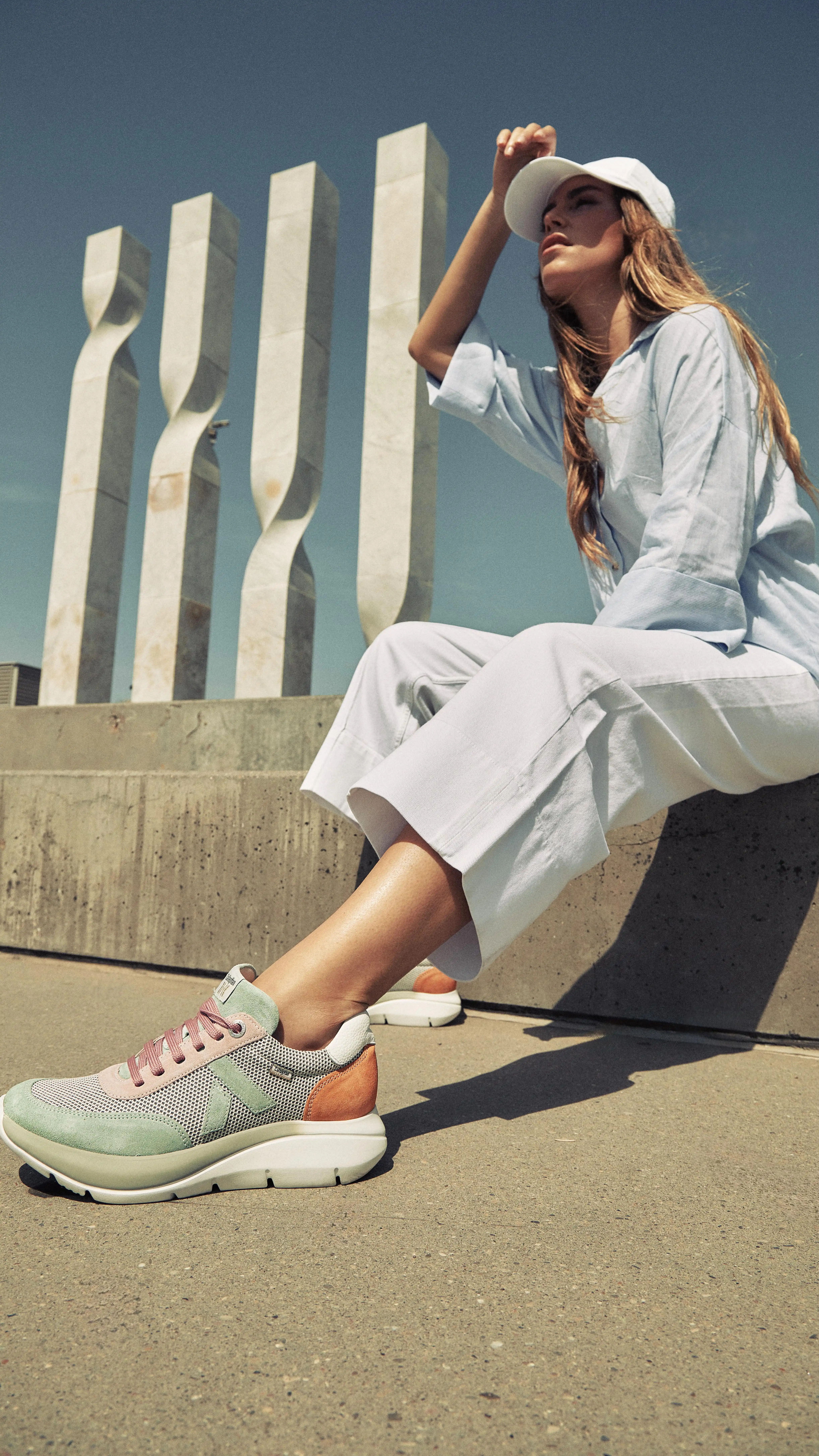 Camera. Rolling. Action. 📸✨

Máxima ligereza, tecnología y confort en cada pisada con Callaghan Algoritmo. Descubre más en callaghan.es

#callaghanshoes #technology #trends #shoes #fashion