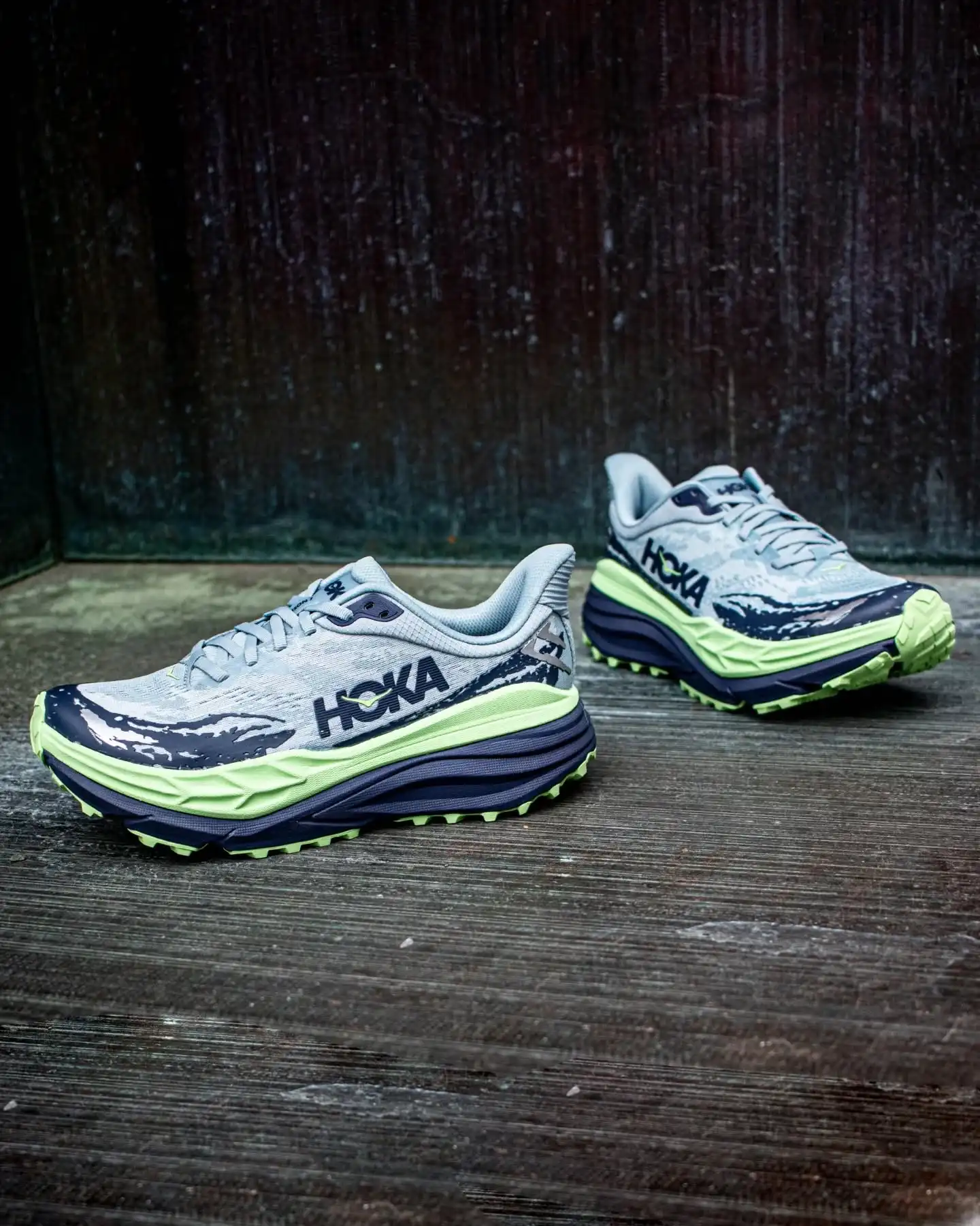 Ready for any terrain 🌄
Der Hoka Stinson 7 in Blau, Dunkelblau und Grün liefert maximale Dämpfung, Stabilität und Komfort – perfekt für Running, Hiking oder den urbanen Alltag.
Mit seiner robusten Außensohle und dem auffälligen Colorway bist du nicht nur sicher unterwegs, sondern setzt auch ein starkes Style-Statement.
Ob Straße oder Trail – dieser Allrounder bringt dich überall hin.
@hoka ist bekannt für ultrabequeme Performance-Sneaker mit auffälligem Design, und der Stinson 7 ist da keine Ausnahme.
Mach dich bereit für neue Abenteuer!
Shop now: www.brooklyn-shop.de
#hokastinson7 #hokaoneone #trailready #cushionlife #allterrainstyle #sneakerstyle #runwithcomfort #urbantrek #outdoorfashion #hokarun #stabilitysneakers #performancewear #brooklyn_shop #sneakerrelease #adventurefit