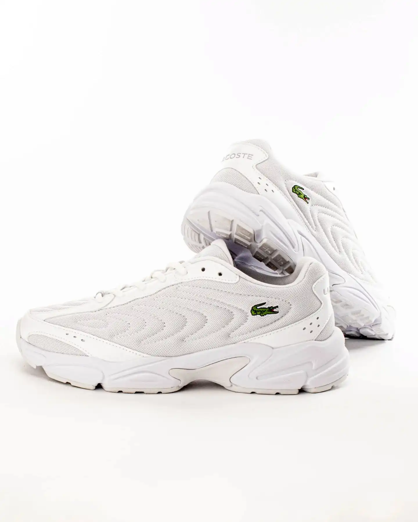 Fresh, clean & ready to flex 🐊✨
Der Lacoste Storm 96 2K Lite bringt dir Retro-Vibes mit modernem Komfort – perfekt für Sommer-Fits und lässige City-Trips. Das cleane Weiß passt einfach zu allem und hebt dein Sneaker-Game aufs nächste Level.
@lacoste
Shop now: www.brooklyn-shop.de
#lacoste #lacostestyle #lacostesneakers #storm96 #whitesneakers #retrostyle #sneakerlove #urbanfashion #streetstylegermany #brooklyn_shop #mensstyle #womensstyle #freshlook #minimalstyle #summerfit #sneakerhead #ootdgermany