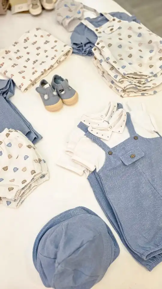 ¿Quien dijo que vestir a un niño es aburrido?! En nuestra tienda encontrarás tantas opciones es de niño como de niña! 💙

Visita www.tiendasalo.com 🐰