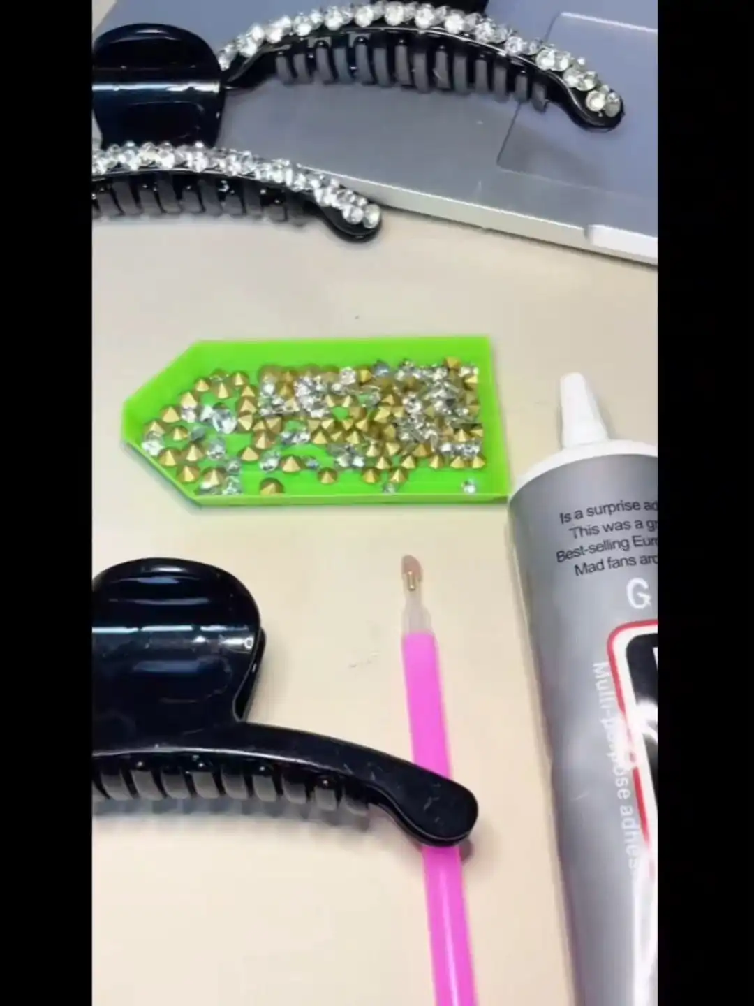 DIY - Avant Crystal #crystals #diy
💎 Sydney based dance dress crystal supplier.
💎 Swarovski | Stellux | Glower |Economic DMC | Acrylic | Motif
💎 www.avantcrystal.com.au
#avantcrystal #rhinestone #blingnails #bling #swarovskicrystals