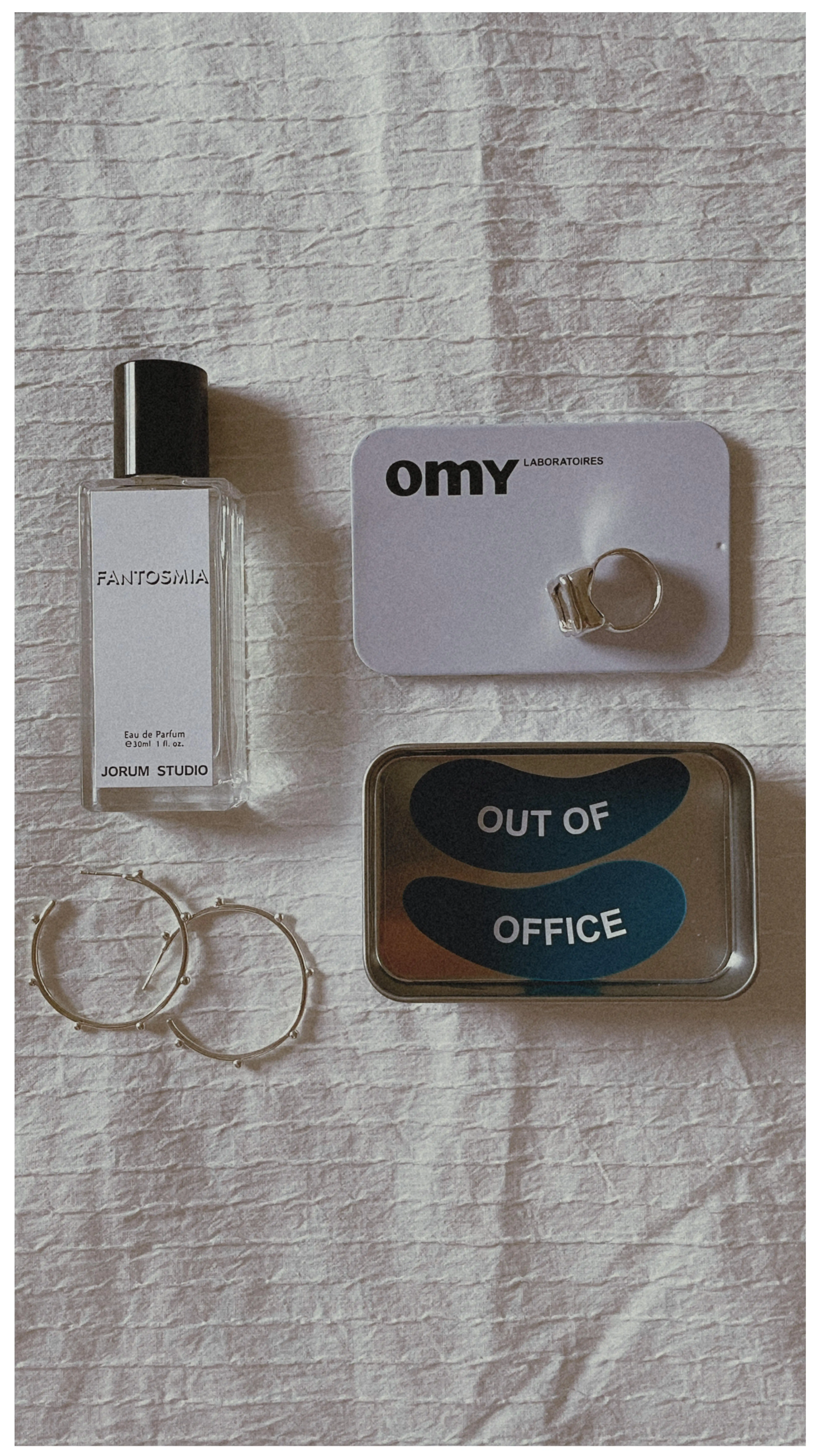 Weekend essentials lately 

#dovapryce #unisexjewelry #sterlingsilverjewelry #statementring #weekendessentials #coolsilverjewelry