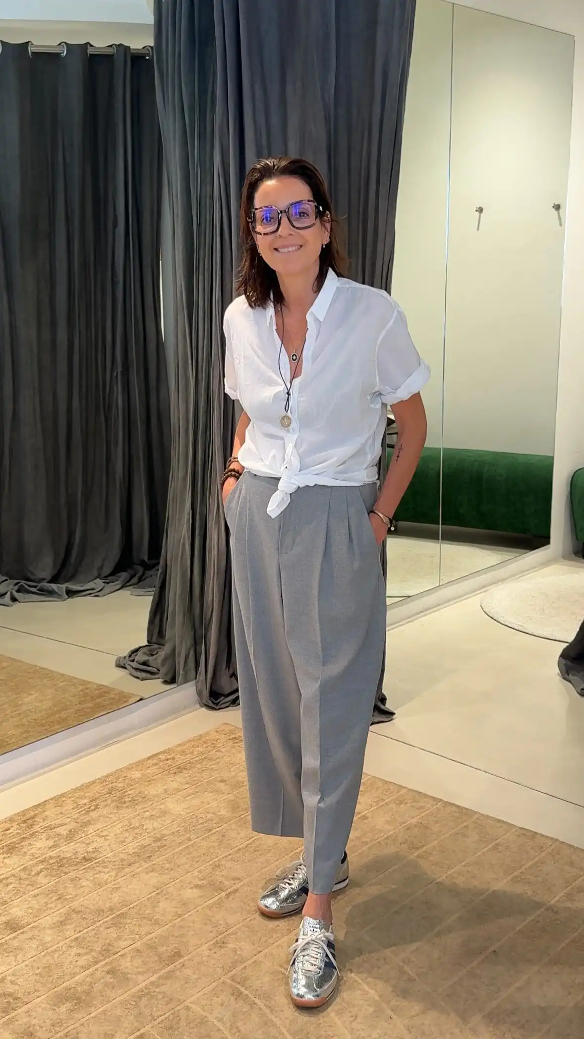 Rossi Noa Pants - Zwei Längen, zwei Looks
→ lang und soft in Beige
→ cropped und clean in Light Grey
Wir zeigen euch, wie wir’s tragen – mit echtem Ragazzi-Gefühl.
Mehr davon? Folge uns für neue Looks.
📍 Bielefeld & Online
💬 Stylingfragen? Immer gerne.
✨ Die Looks und Infos findest du auch auf unserer Inside-Ragazzi Seite.
🔗 Link in Bio.
#StylingInspo #InsideRAGAZZI #LookUpdate #RossiStyle #Rossi #Pants #StylingTipps #Outfitideas #HowToStyle #RealScenes #StyleNotes #LookOfTheWeek #ootd