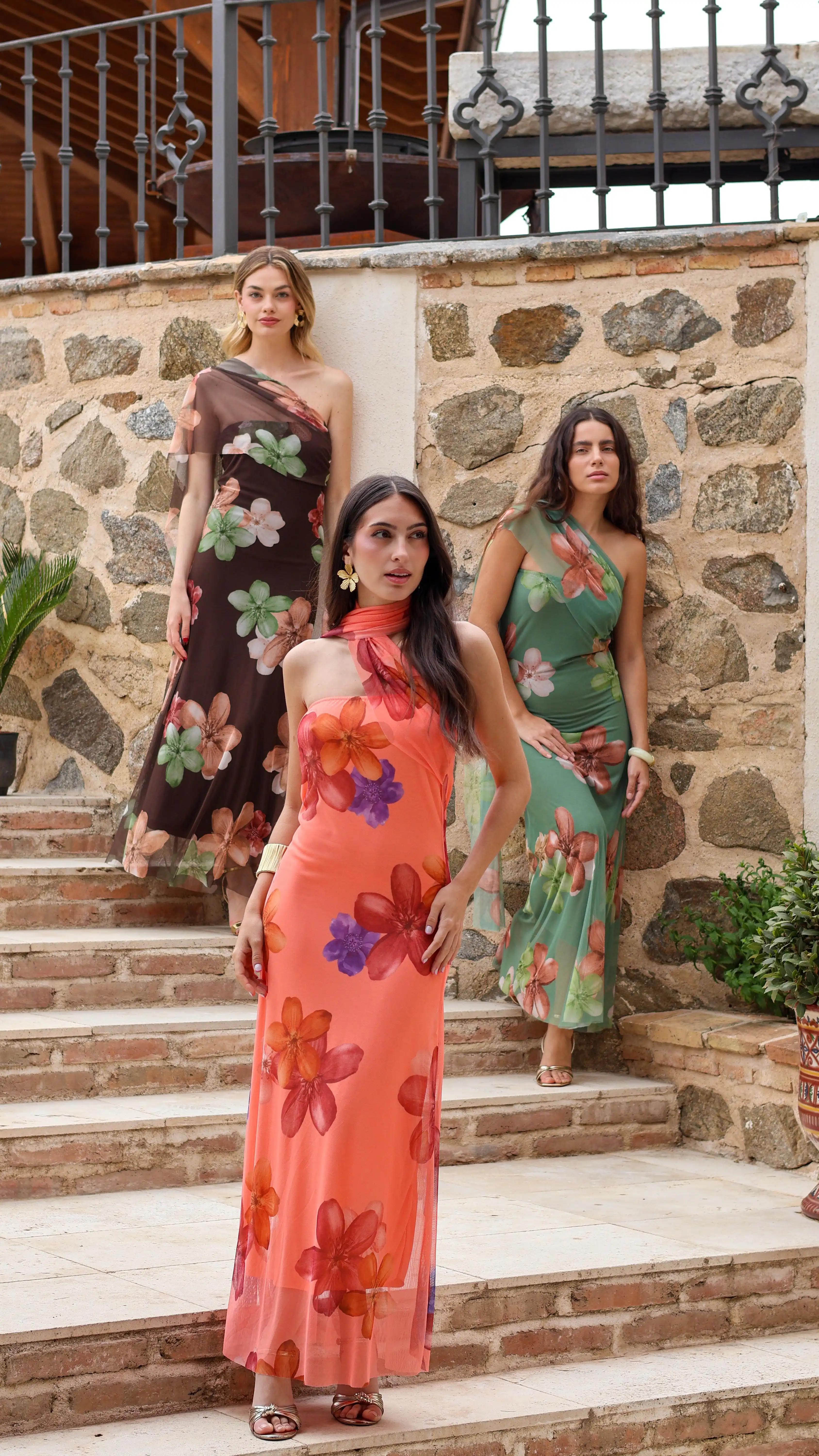 Invitada ideal por -40€ , solo tiene que elegir el color 😊

#invitadaperfecta #moitte #rebajasverano #descuentos #descuentosexclusivos #vestidos
