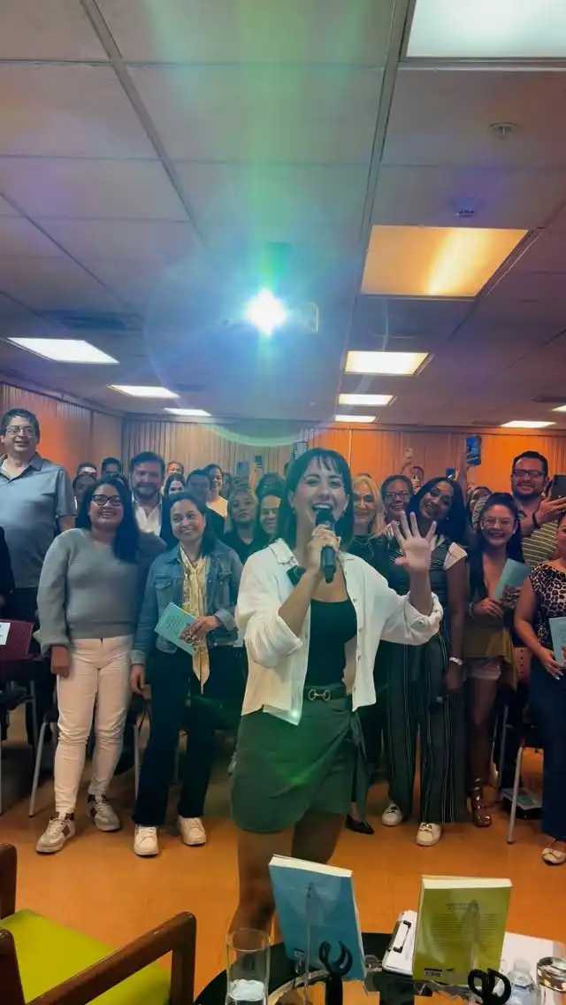 ¡La pasamos increíble! 😅

@albacardalda.psicologa en Panamá, aún nos queda una parada mañana en @cafemetalbrook para una firma de libros, si no pudiste estar en el evento... ¡Nos vemos mañana! 🙌🫶

#AlbaCardalda #Piscología #Libros #Panamá