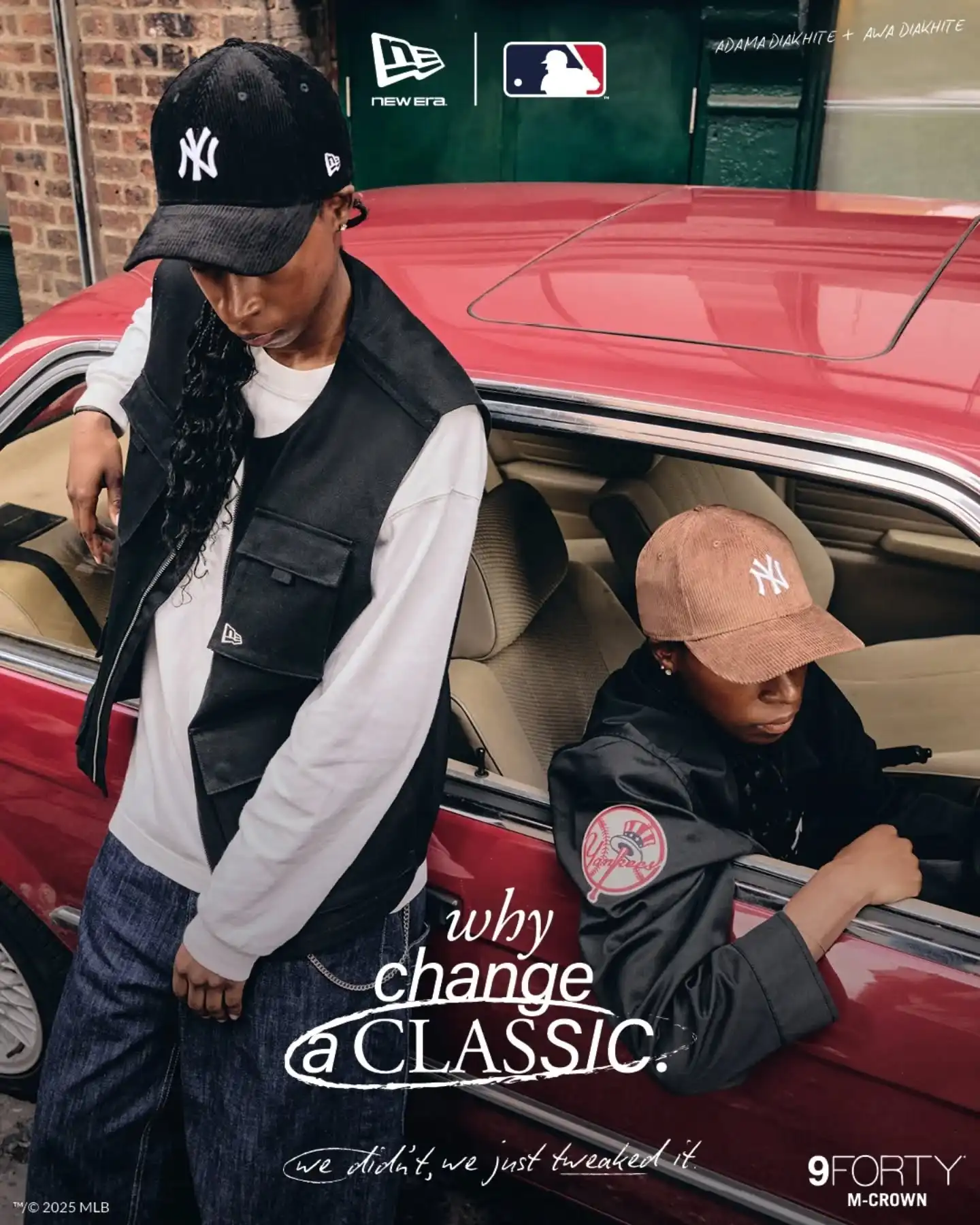 Why change a classic? ✨
Neu interpretiert und zeitlos zugleich: Die 9FORTY M-Crown steht für Material-Innovation und saisonale Vielseitigkeit.
Markantes Elephant Cord in satten, erdigen Tönen verleiht einen hochwertigen, strukturierten Look – perfekt für die kühleren Monate 🍂.
Leichte Canvas-Styles in kräftigen, farbblockierten Paletten bringen dagegen frische Energie in die Spätsommer-Garderobe ☀️.
Diese kontrastreichen Materialwelten machen die Kollektion zum echten Essential für jede Übergangszeit – und damit zum Begleiter für das ganze Jahr.
👉 Shop now: www.brooklyn-shop.de
@mlb @neweracap
Major League Baseball trademarks and copyrights are used with permission of Major League Baseball. Visit MLB.com ™/© 2025 MLB

#newera #mlb #neweracap #mlbstyle #capstyle #headwear #streetstyle #urbanfashion #mlbfashion #mlbseason #capsoftheday #streetwearcommunity #everydaystyle #brooklyn_shop #fashionaccessories #mlblife #newyorkyankees #dodgers #capcollector #timelessstyle #mlbstreetwear #seasonalstyle #mlbfits #mlboutfits #urbanvibes
