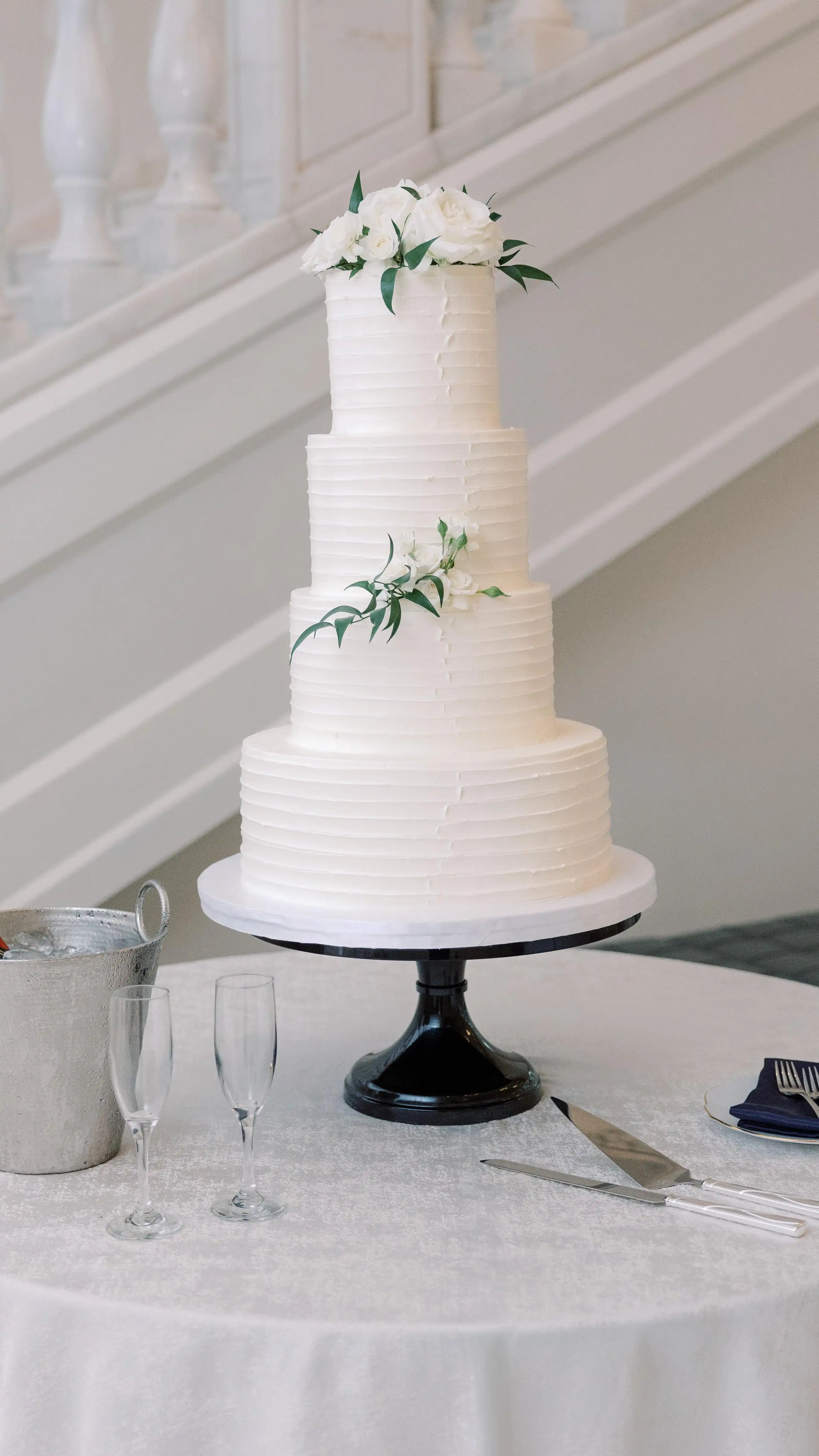 Save this slice of inspiration and let Voeg help you preserve every delicious moment.