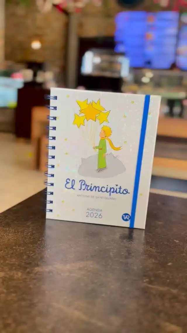 ¿Ya tienes tu agenda 2026? 🤩

Te dejamos estas bellezas inspiradas en El Principito.
Corre a tu sucursal favorita y adquiere esta edición limitada🙌

#Leer #Libros #Panamá #Elprincipito #Agenda