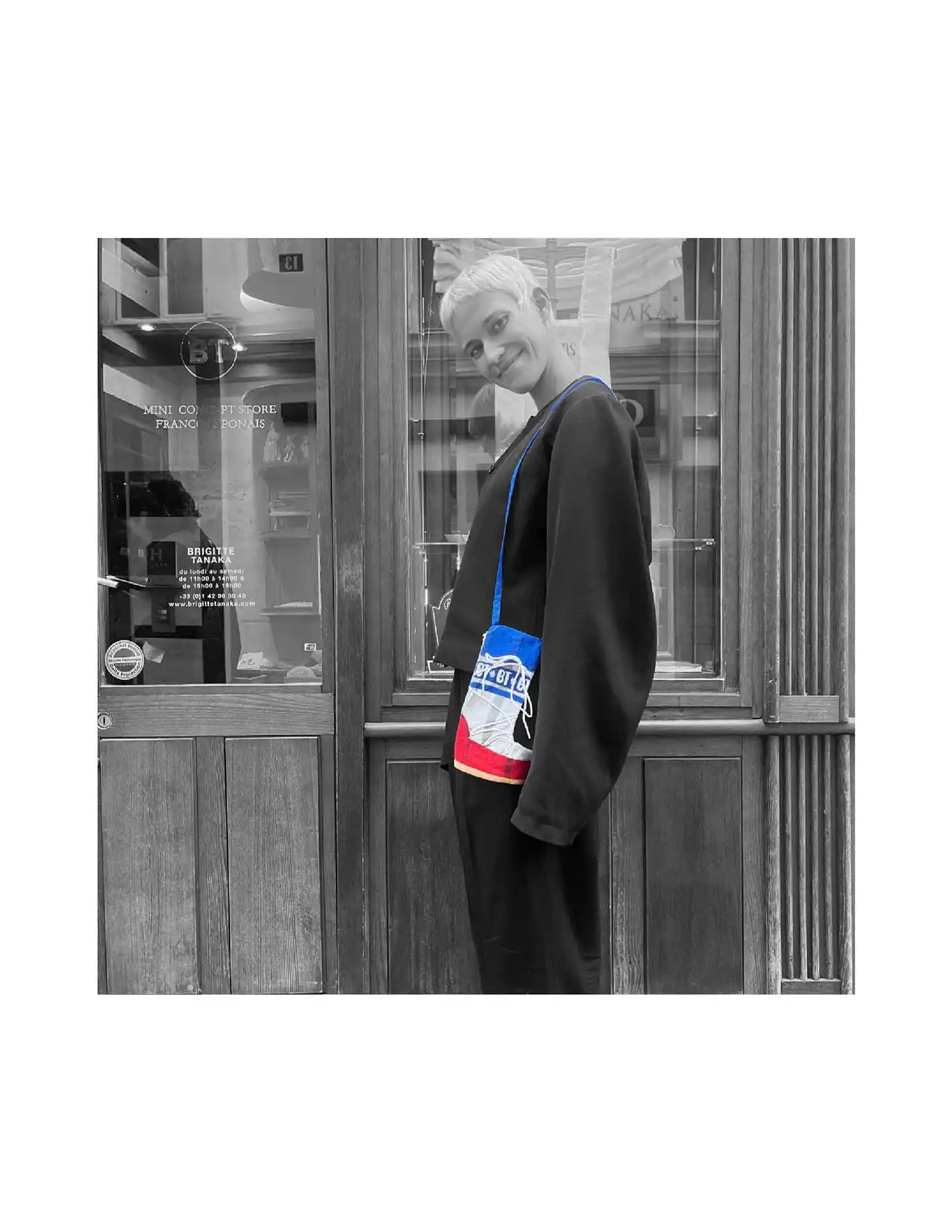 Here’s MOON BT,  our embroidered organza pouch, inspired by the iconic Moon Boot.
Light, shiny, and a little offbeat… ready to melt the snow (and some hearts). 💋

#BrigitteTanaka #MOONBT #WinterVibes #OrganzaAddict #MoonBootMood #ParisianTwist