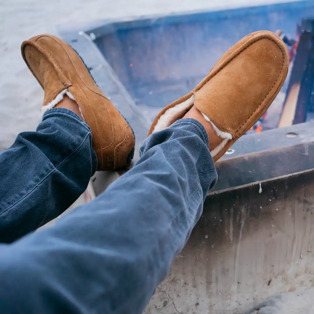 Because Even Heroes Need to Relax!
Treat Dad to ultimate comfort this Father’s Day with the best slippers he’ll ever wear.

#BootWorld
#FathersDay
#SlippersForDad