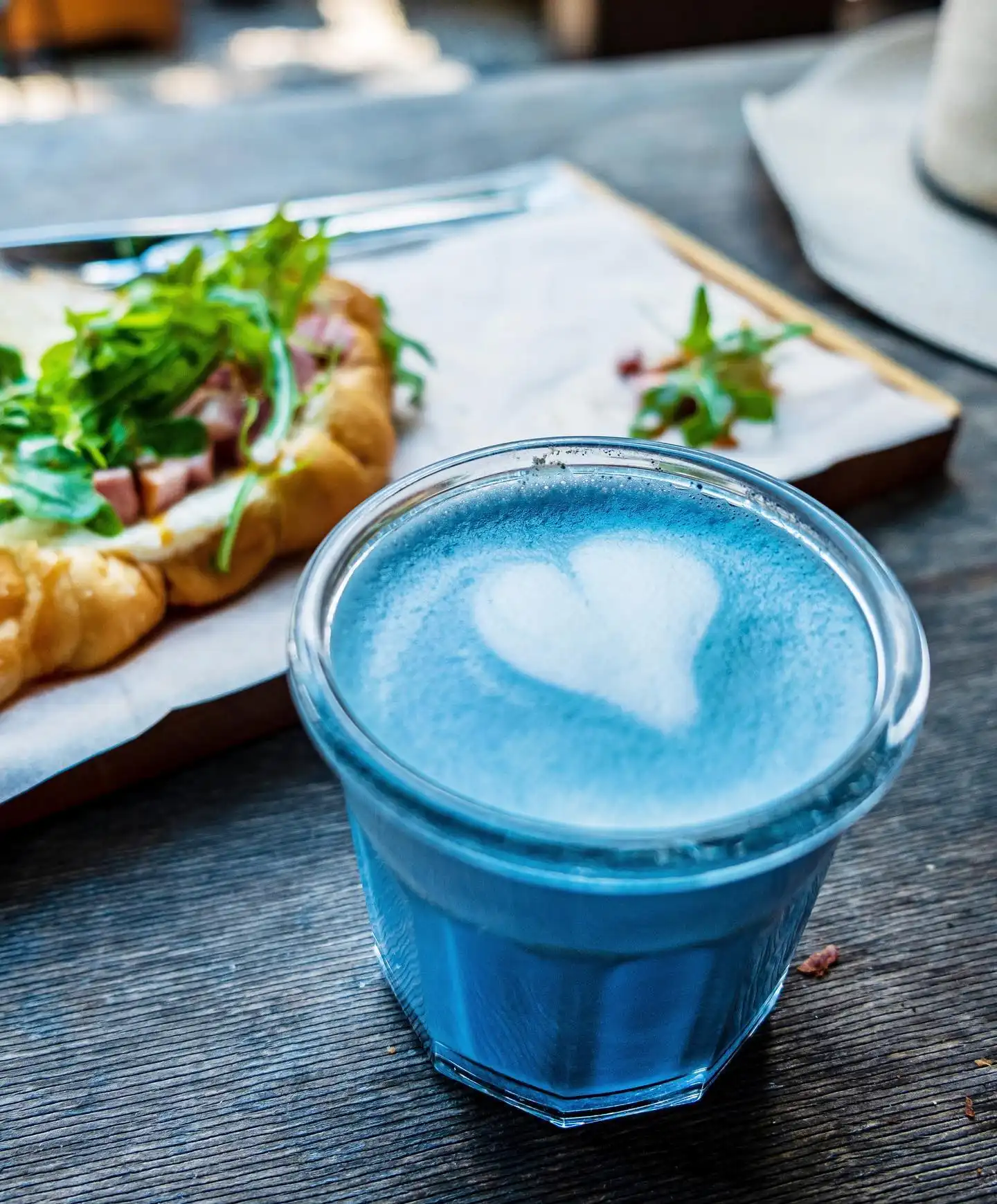 Just 1tsp of @cheekygood.nz will boost your latte with colour, protein and:
Vitamin B1 - 11% of the RDA
Vitamin B2 - 15% of the RDA
Vitamin B3 - 4% of the RDA
Copper - 21% of the RDA
Iron - 11% of the RDA
💙
Our organic blue spirulina is also incredibly high in calcium and contains potassium, magnesium, zinc and manganese.

#bluespirulina #bluelatte #cheekygood #superfood #vibrant #morning #foodphotography #latteart #plantbased #colourfulfood #superfoodnz #bluesuperfood #bluepowder #vegansuperfood #nzvegan #nzhealth #nzorganic #nzsuperfoods #nonGMO #superfoodnz #organicsuperfood