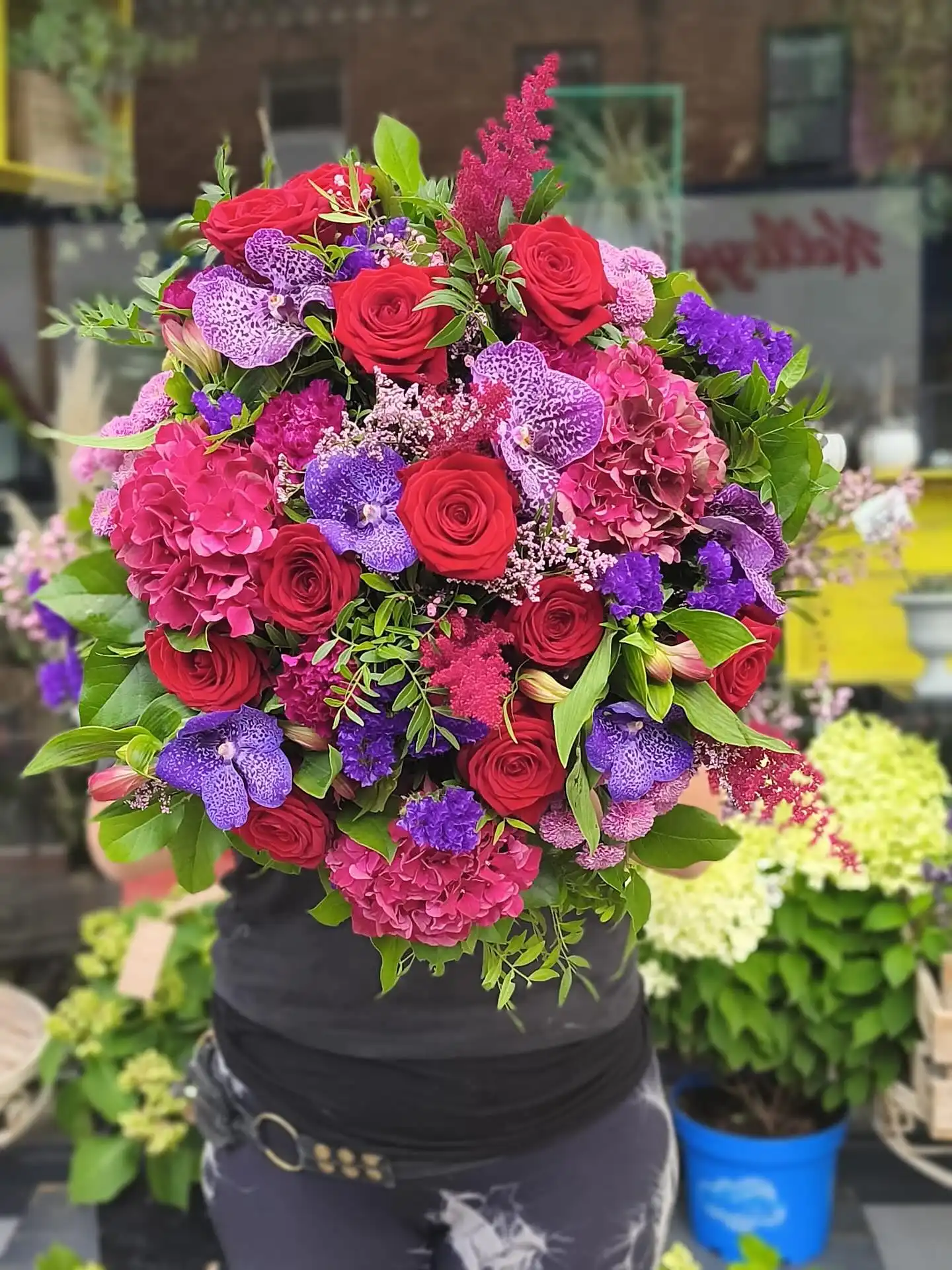“Loving you is easy” So go on and tell them with this amazing combination of Naomi red roses and beautiful vanda orchids❤️‍🔥❤️‍🔥

Blooming Amazing Flower Company
Gold Award Winner - Flower Shop of The Year

38 Ranelagh Village
Dublin 6 
D06 E4H3
Ireland
Tel : + 353-1-491 0233

Web : www.bloomingamazing.ie
Email : info@bloomingamazing.ie
.
.
.
#vandaorchid #naomirose
#bloomsoftheday #smallbusiness #floristsofinstagram #floraldesigns