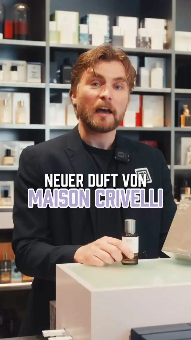 ✨ Neu bei uns: Safran Secret von Maison Crivelli – ein intensiver, würziger Duft mit Kaffee und 30 % Ölanteil für besonders lange Haltbarkeit. Kreiert von Gaël Montero, exklusiv bei uns!
🌿 Unser persönlicher Favorit für den Sommer: Patchouli Magnetik – mit weißem Pfirsich, Geranium und einer sanft milchigen Vanille-Note.
📍 Probiert die Düfte bei uns in der Münzstraße 16, Berlin Mitte!
💬 Welcher Maison Crivelli Duft passt zu euch?
#parfumslubner #maisoncrivelli #safransecret #patchoulimagnetik #fragrancelibrary #berlinparfum #sommerduft #nischenduft #uniquefragrance #perfumelovers #scentaddict
